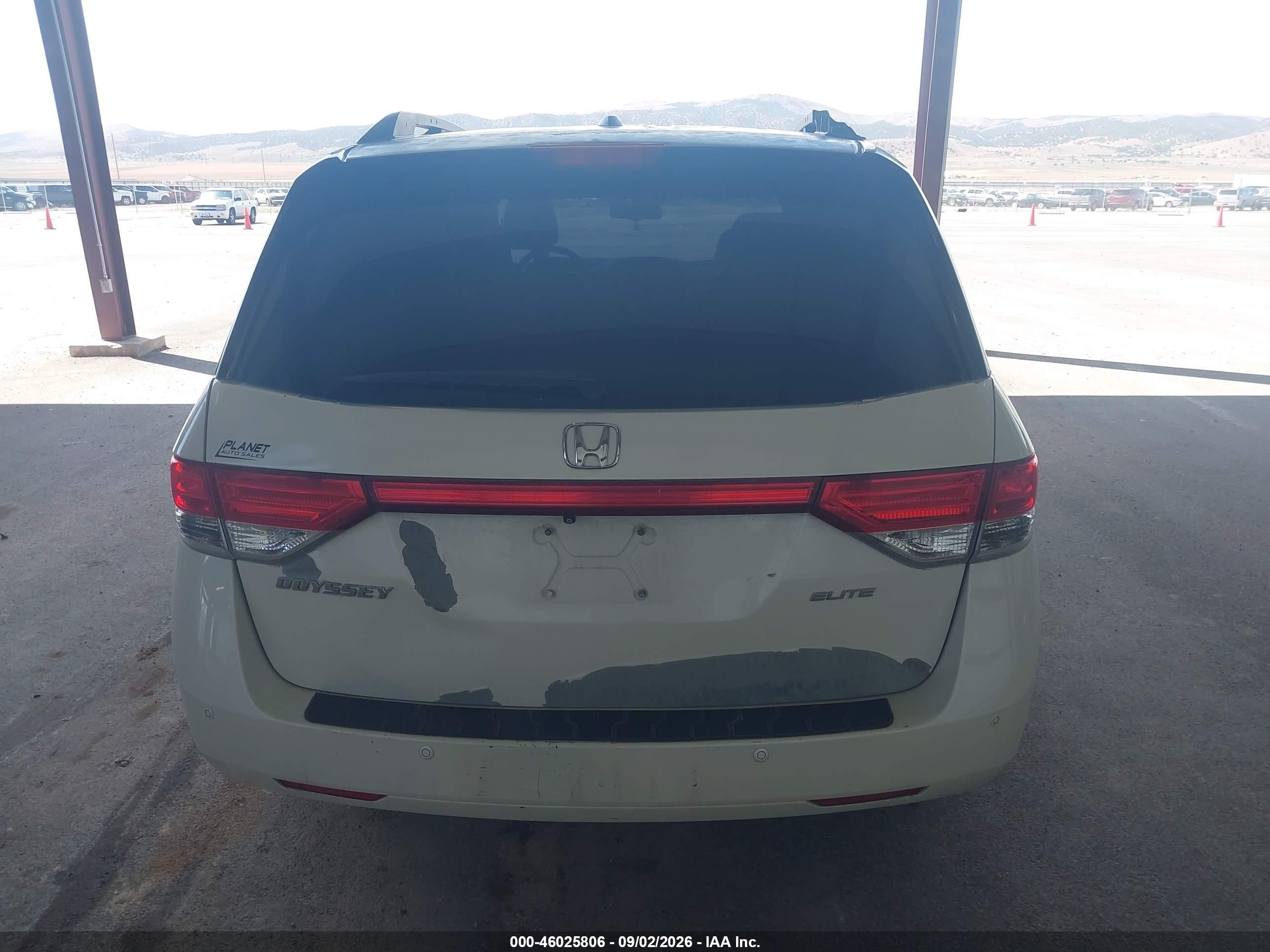 2014 Honda Odyssey Touring/touring Elite White vin: 5FNRL5H93EB026261