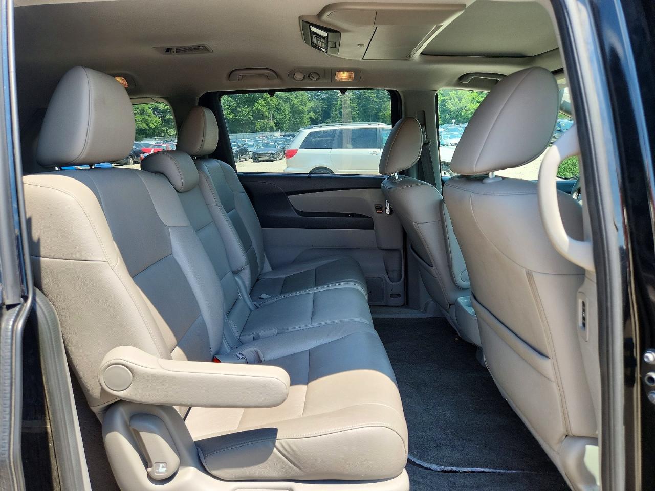 2014 Honda Odyssey Touring Black vin: 5FNRL5H93EB028656