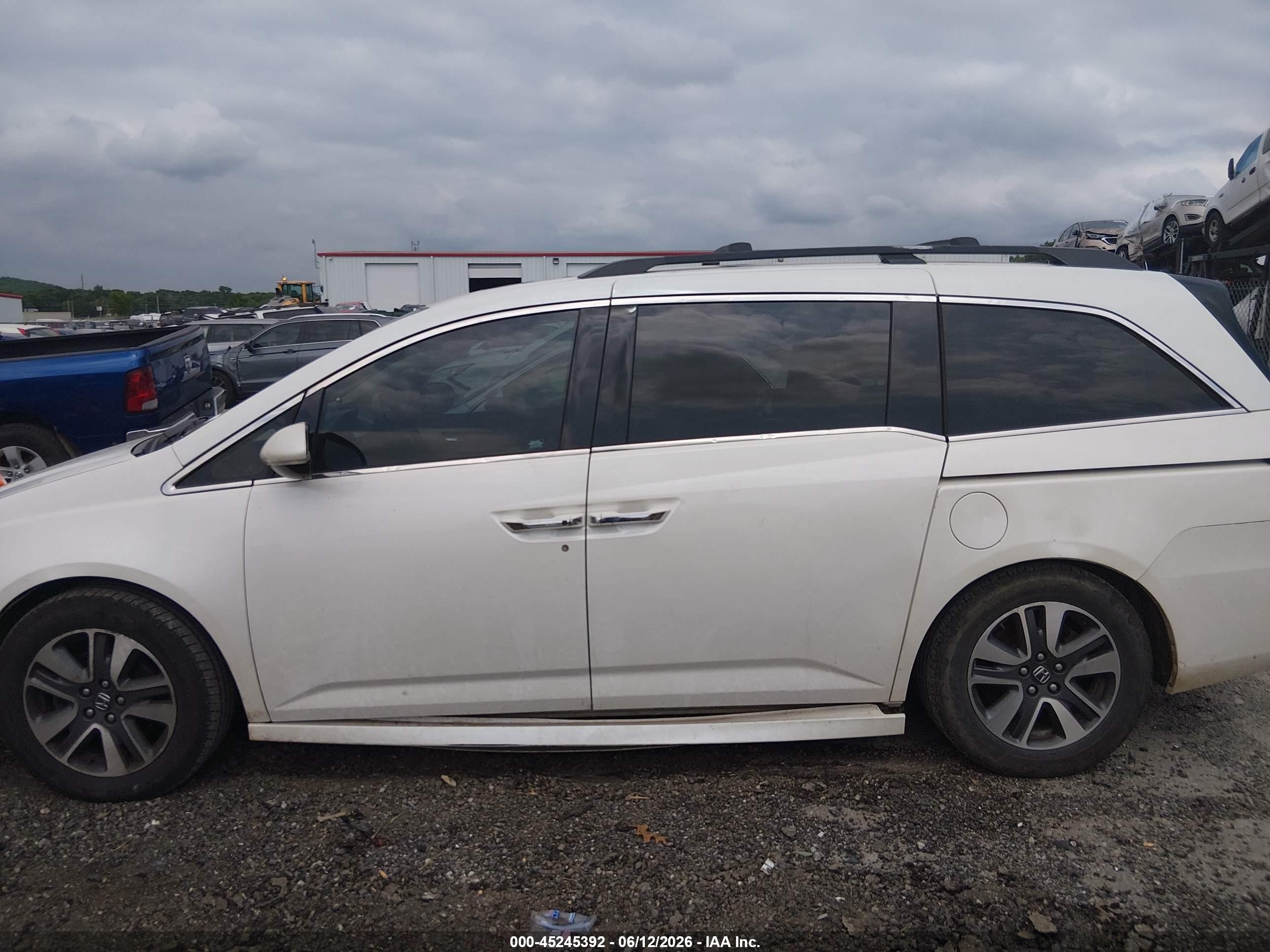 2014 Honda Odyssey Touring/touring Elite White vin: 5FNRL5H93EB032934