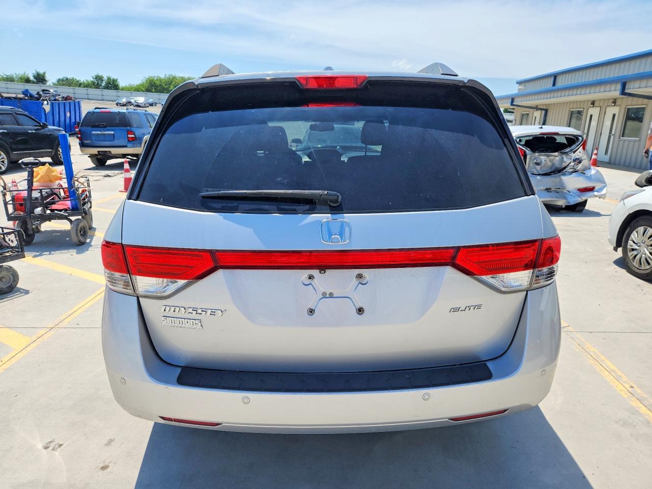 2014 Honda Odyssey Touring Silver vin: 5FNRL5H93EB037907