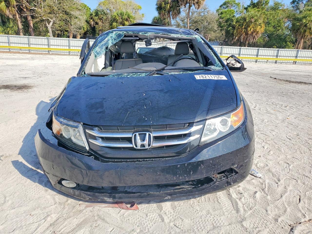 2014 Honda Odyssey Touring Black vin: 5FNRL5H93EB041066