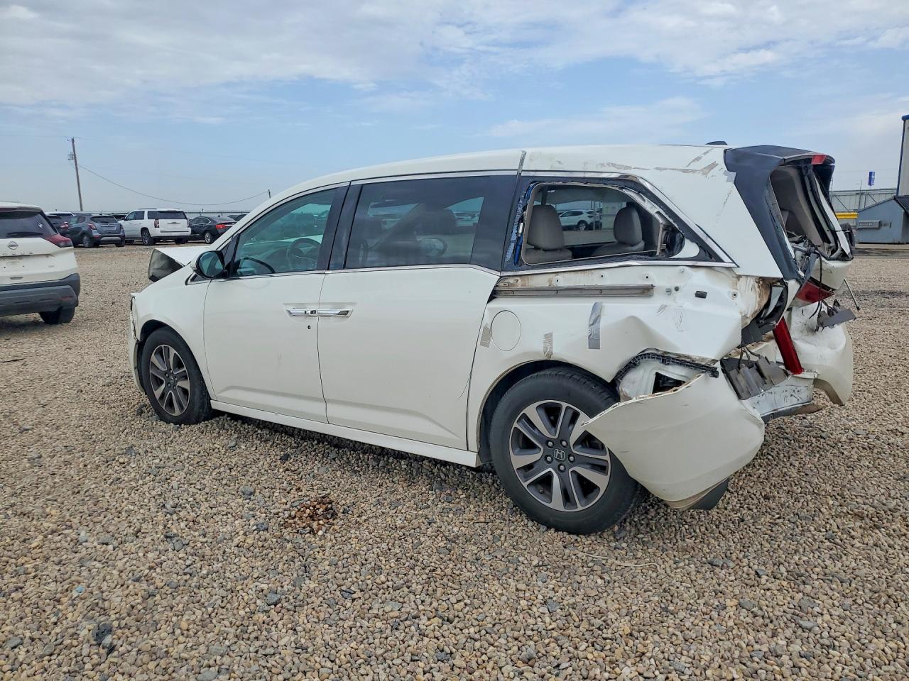 2014 Honda Odyssey Touring White vin: 5FNRL5H93EB045179