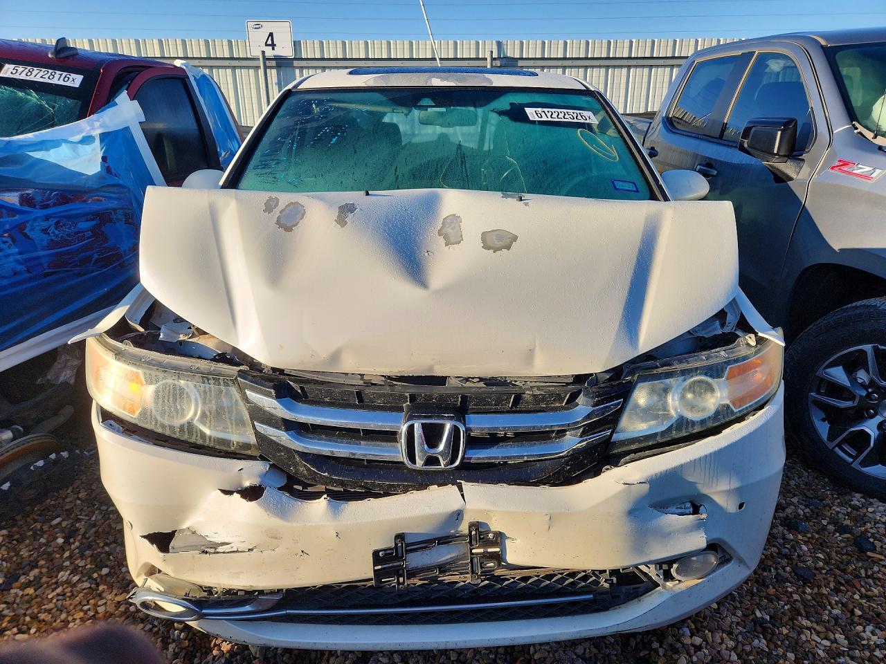 2014 Honda Odyssey Touring White vin: 5FNRL5H93EB045179