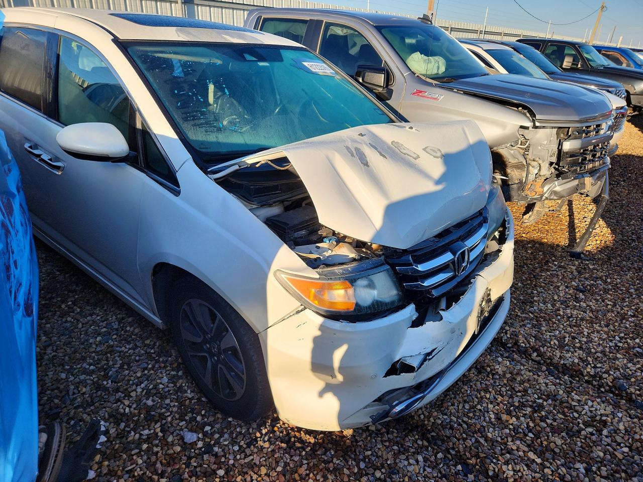 2014 Honda Odyssey Touring White vin: 5FNRL5H93EB045179