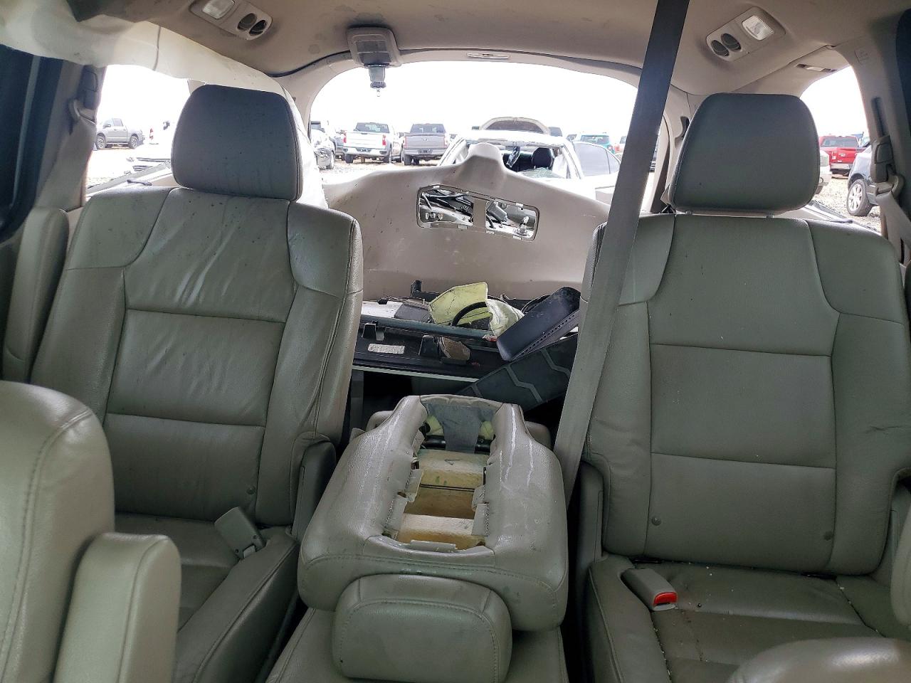 2014 Honda Odyssey Touring White vin: 5FNRL5H93EB045179