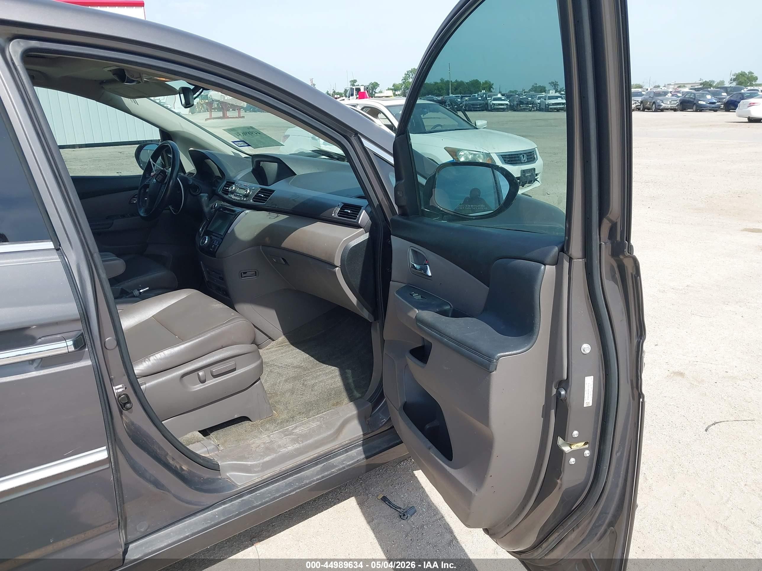 2014 Honda Odyssey Touring/touring Elite Gray vin: 5FNRL5H93EB111679