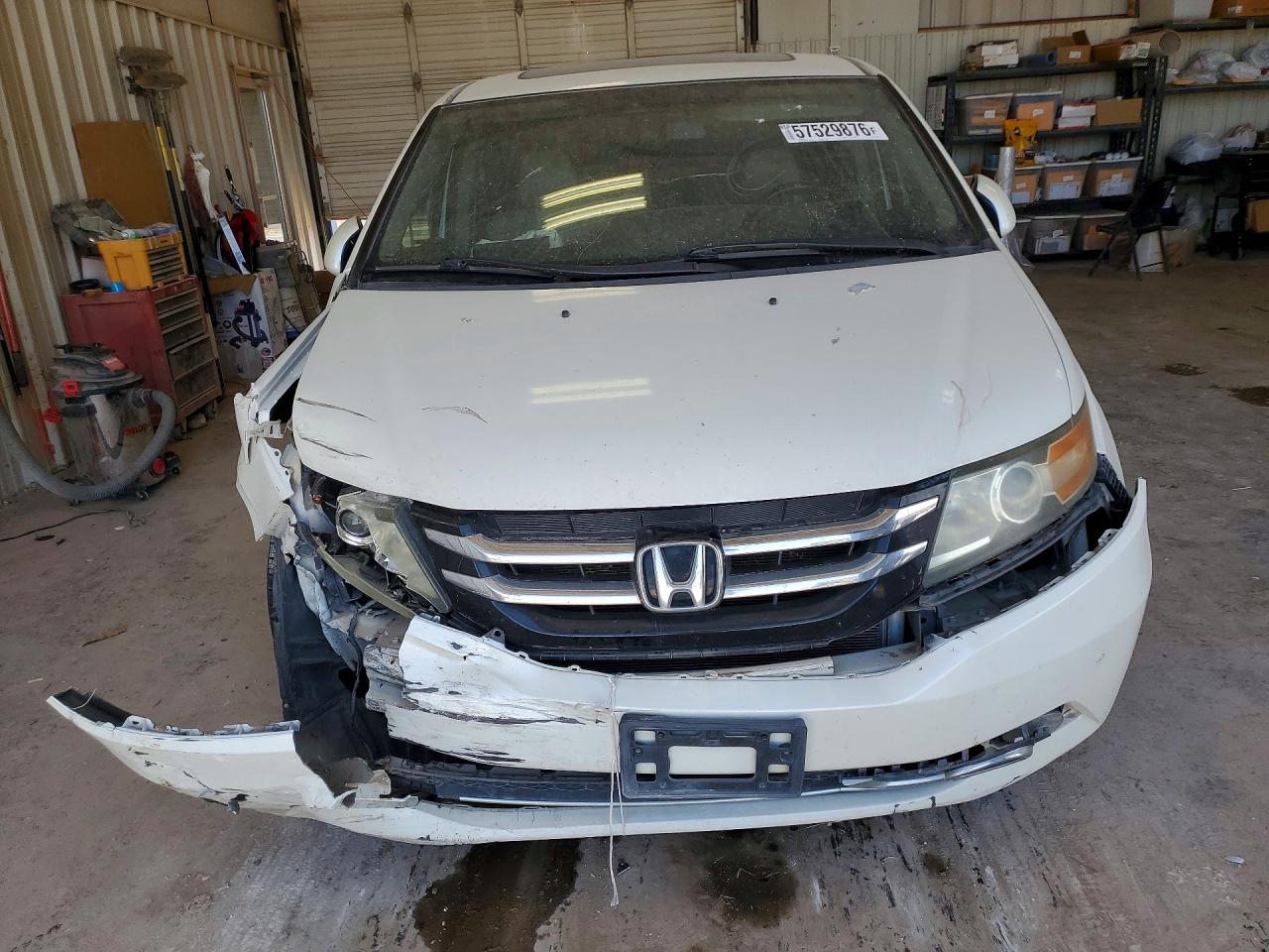 2014 Honda Odyssey Touring White vin: 5FNRL5H93EB113657