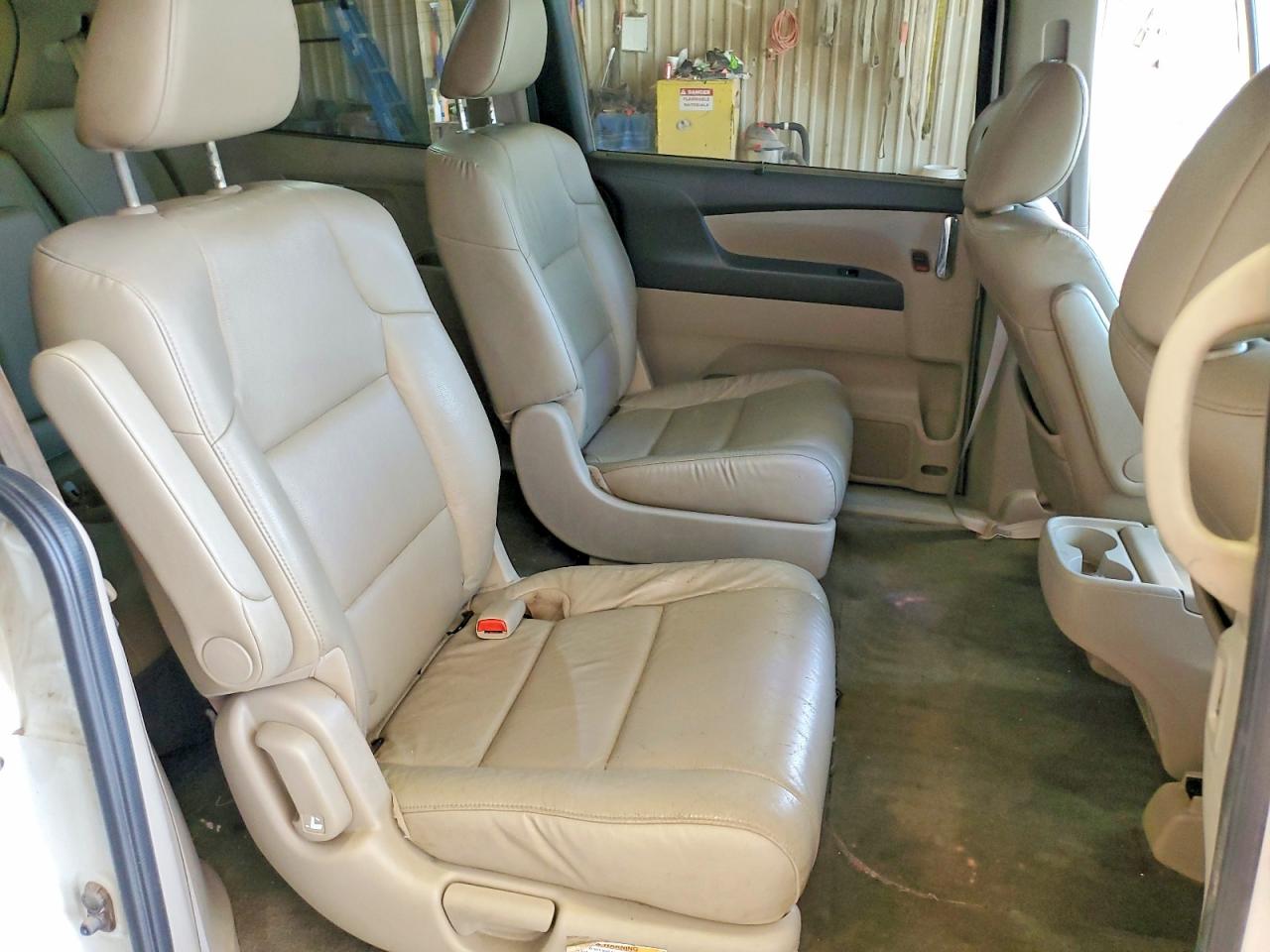 2014 Honda Odyssey Touring White vin: 5FNRL5H93EB113657