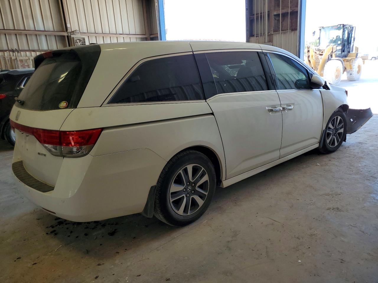 2014 Honda Odyssey Touring White vin: 5FNRL5H93EB113657