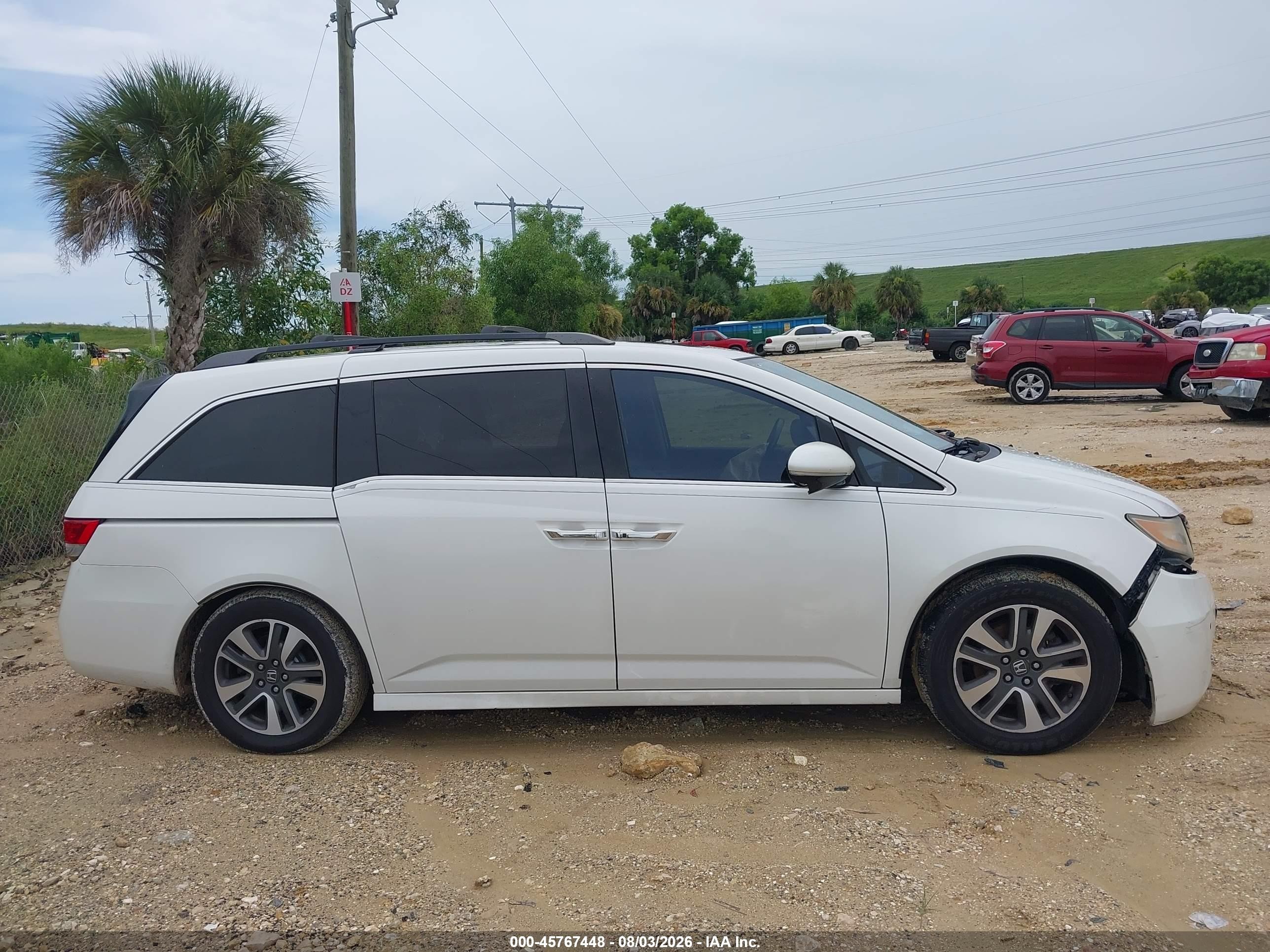 2014 Honda Odyssey Touring/touring Elite White vin: 5FNRL5H93EB125002