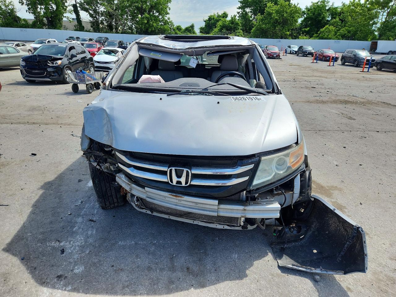 2014 Honda Odyssey Touring Silver vin: 5FNRL5H93EB126067