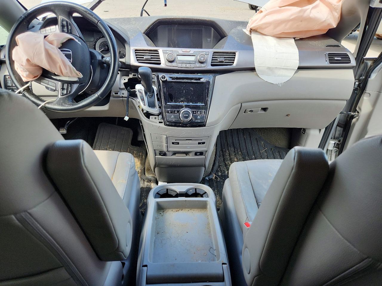2014 Honda Odyssey Touring Silver vin: 5FNRL5H93EB126067