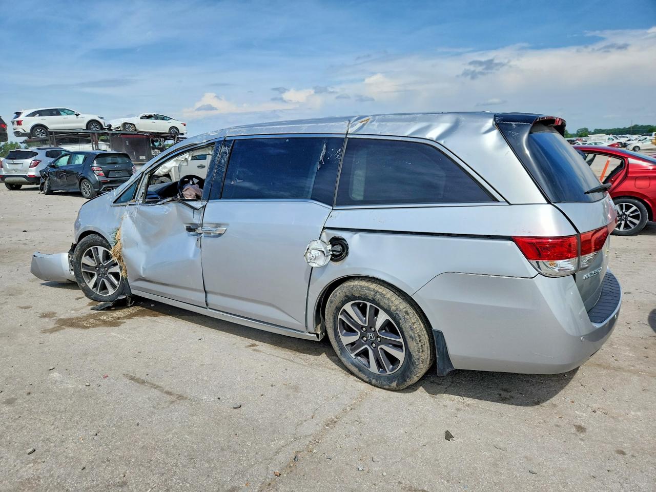 2014 Honda Odyssey Touring Silver vin: 5FNRL5H93EB126067