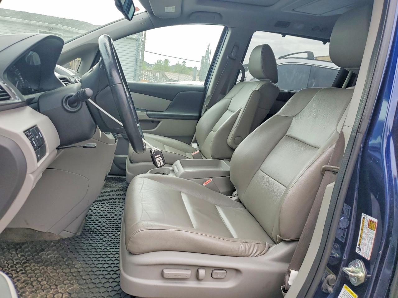 2014 Honda Odyssey Touring Blue vin: 5FNRL5H93EB131219