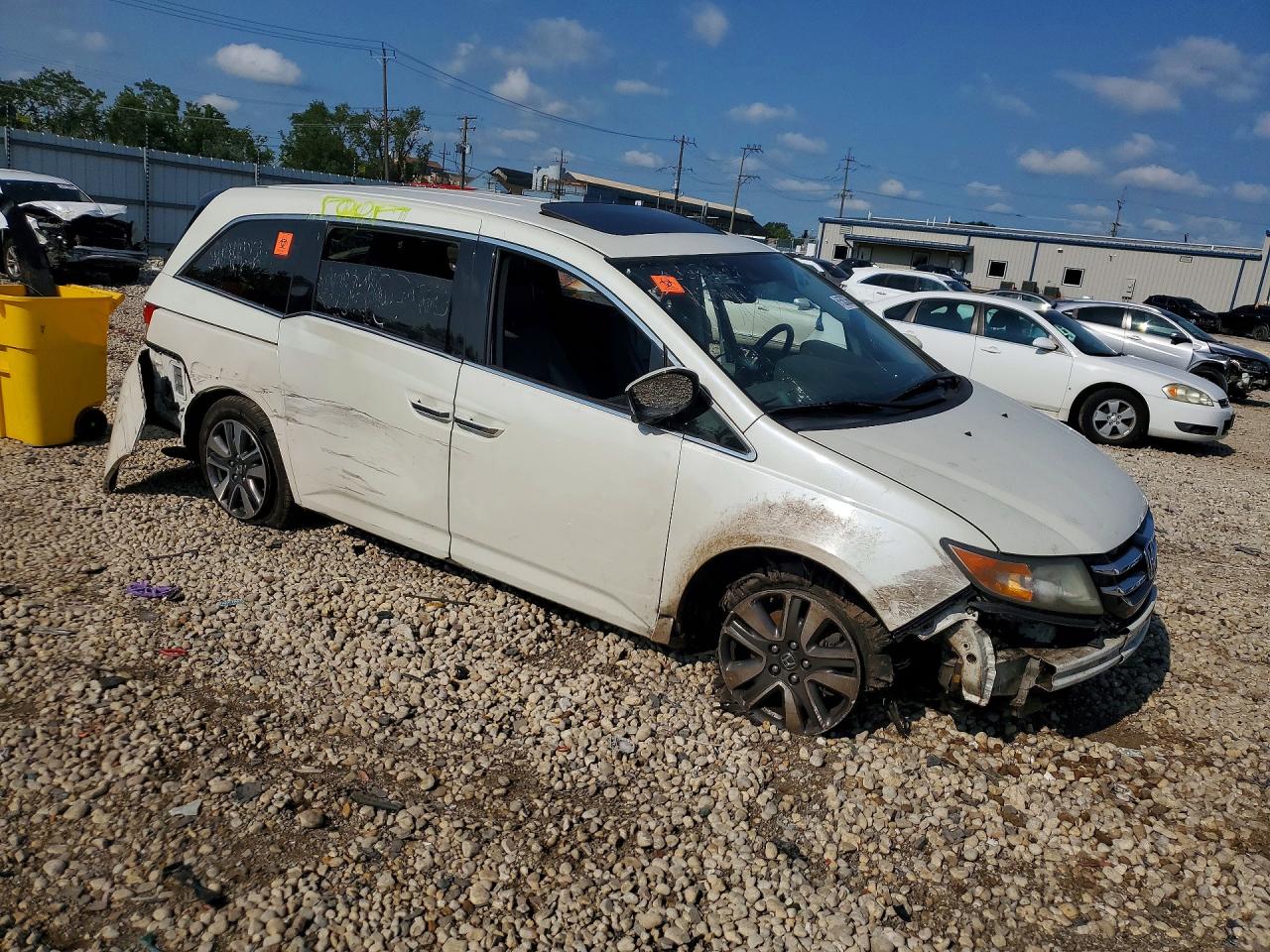 2015 Honda Odyssey Touring White vin: 5FNRL5H93FB046818