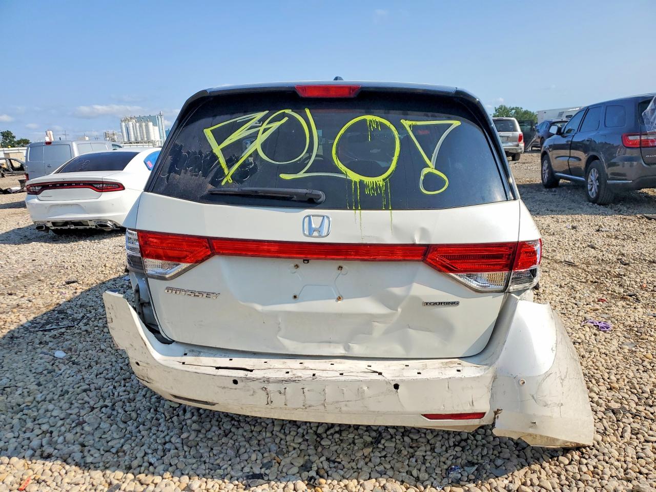 2015 Honda Odyssey Touring White vin: 5FNRL5H93FB046818