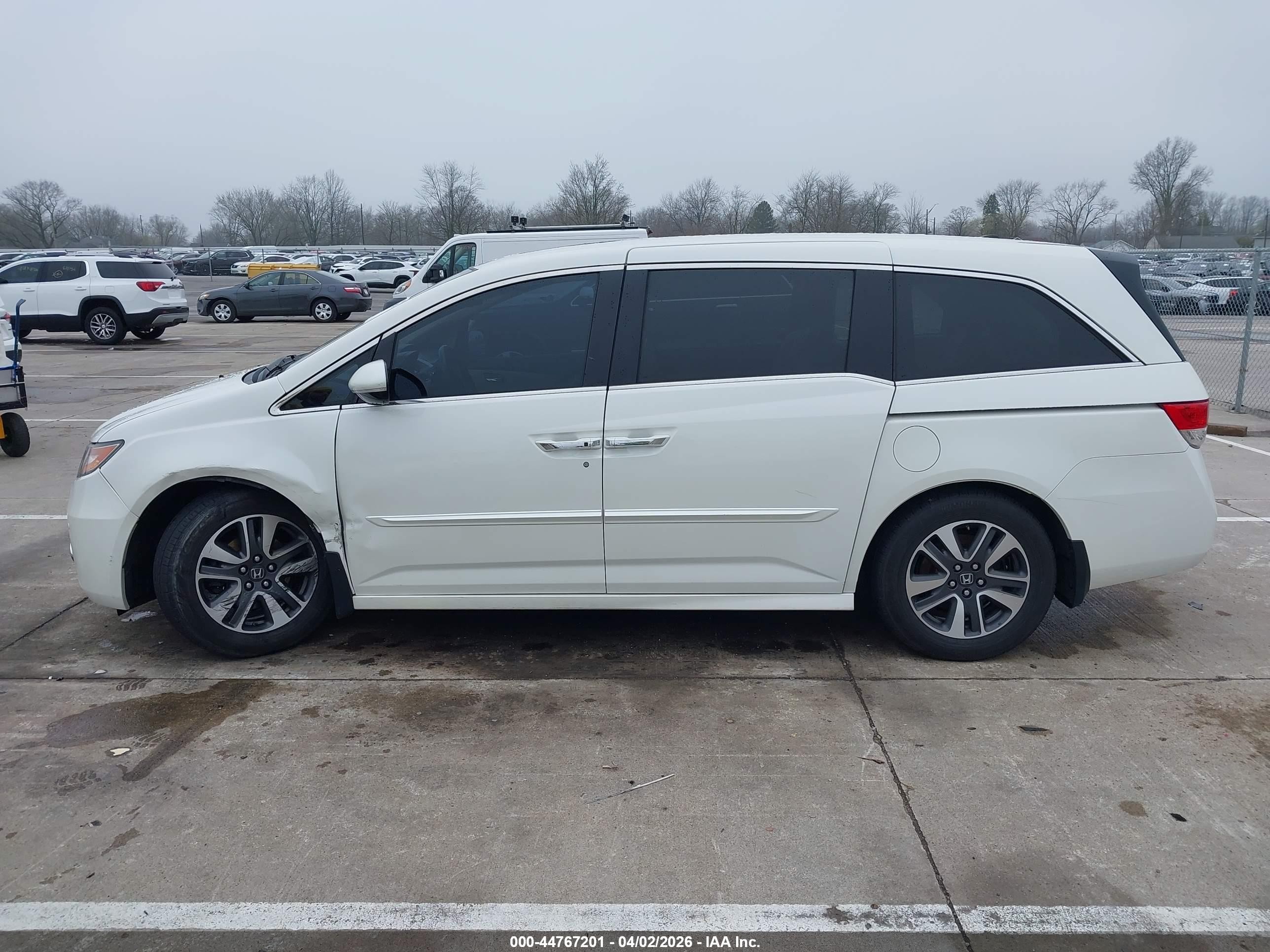 2015 Honda Odyssey Touring/touring Elite White vin: 5FNRL5H93FB104121