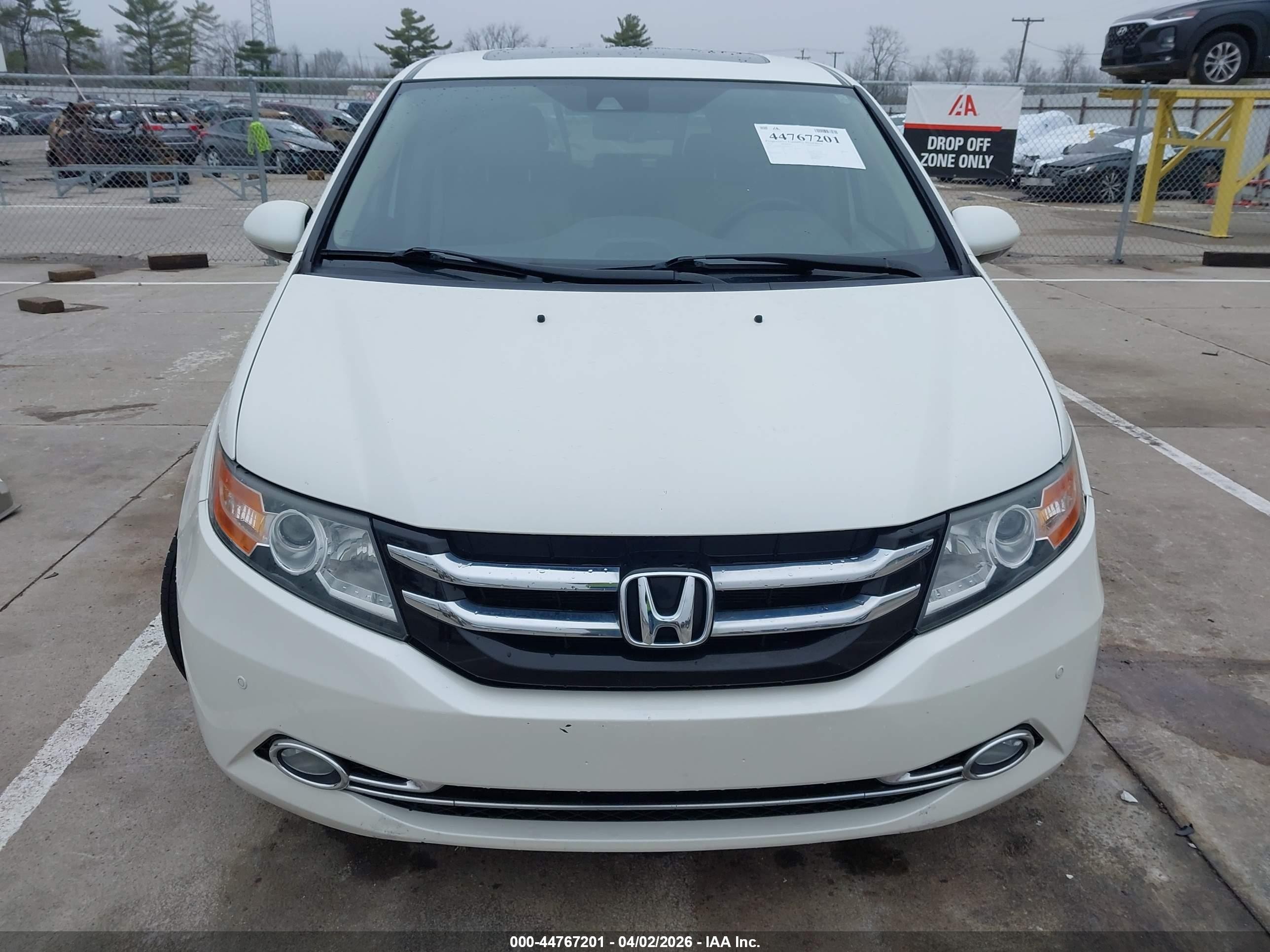 2015 Honda Odyssey Touring/touring Elite White vin: 5FNRL5H93FB104121