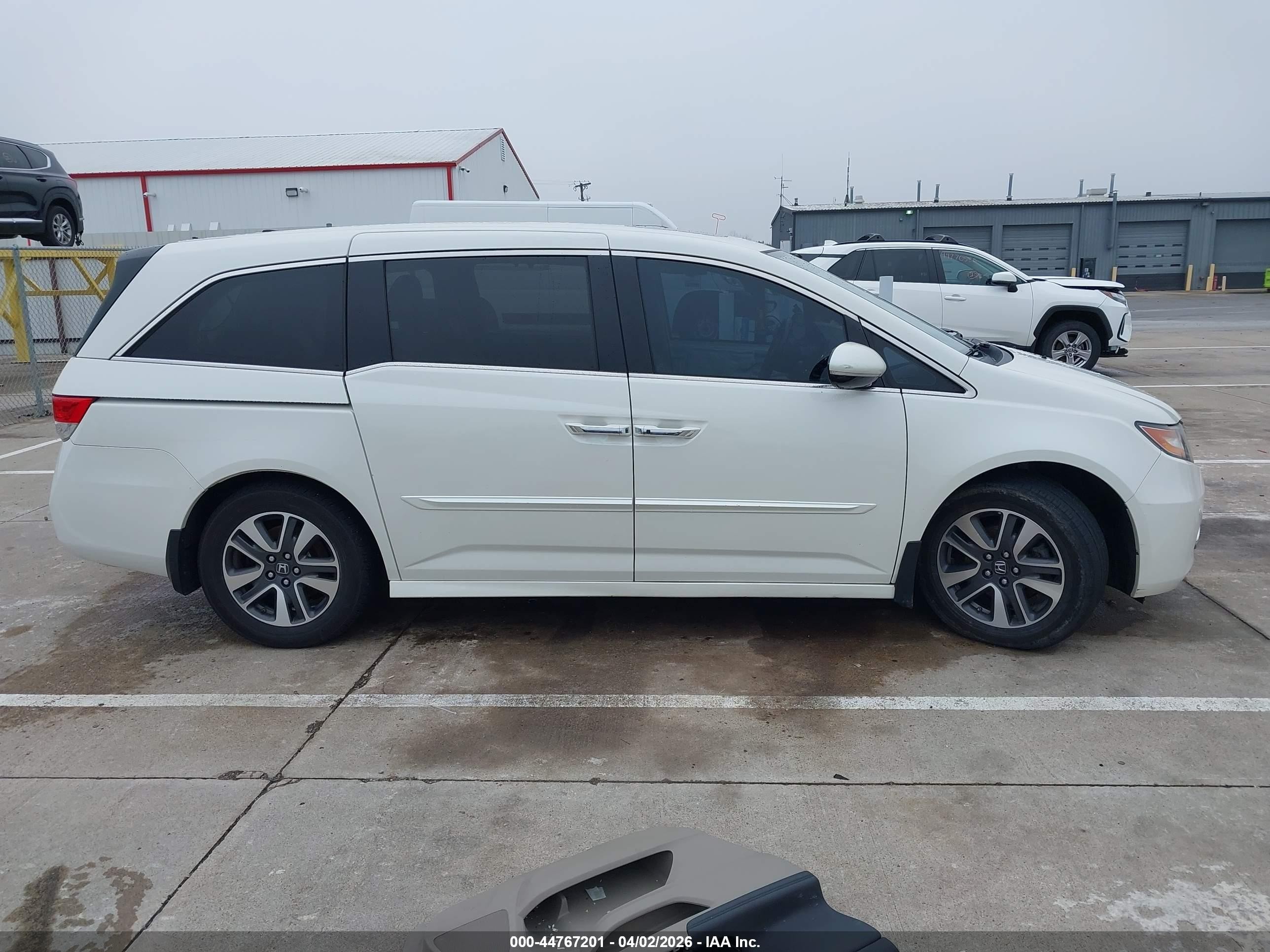 2015 Honda Odyssey Touring/touring Elite White vin: 5FNRL5H93FB104121