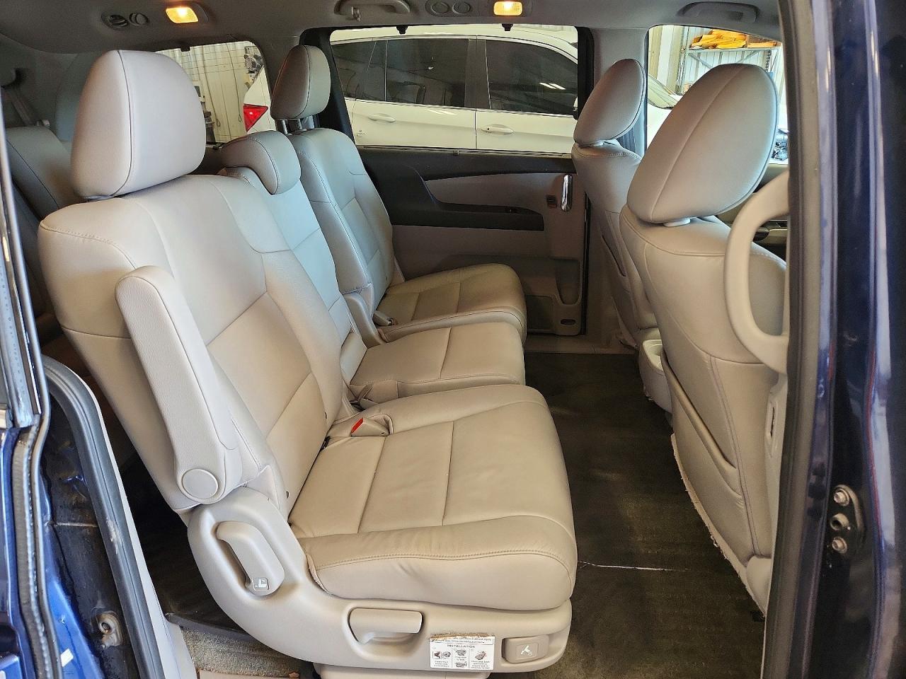 2016 Honda Odyssey Touring Blue vin: 5FNRL5H93GB026652