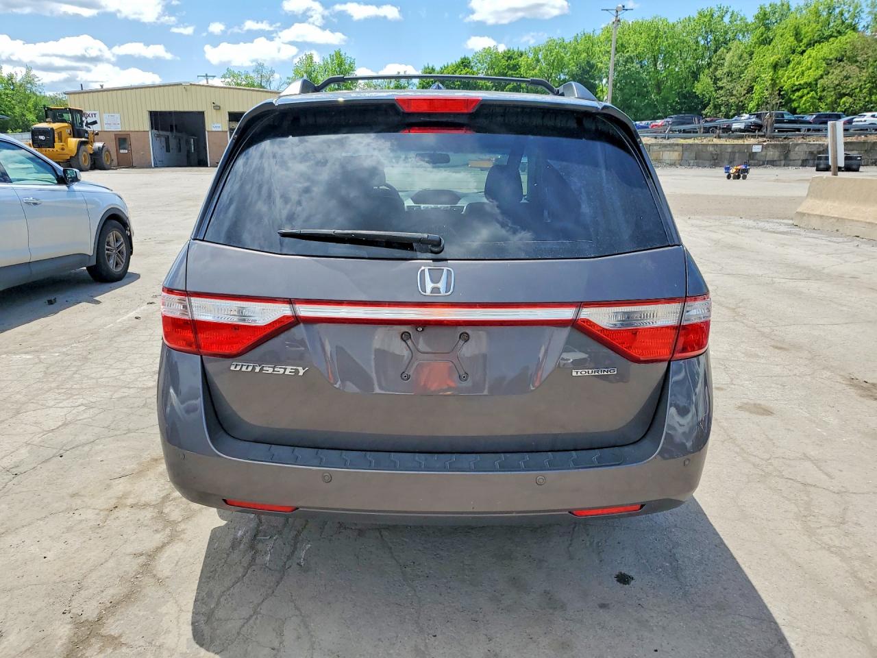 2011 Honda Odessey Touring Gray vin: 5FNRL5H94BB023302