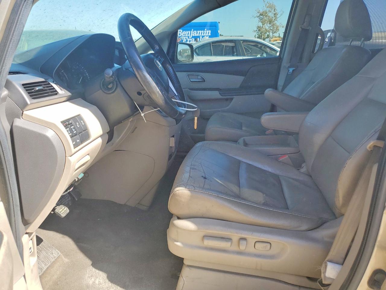 2011 Honda Odyssey Touring Tan vin: 5FNRL5H94BB043761