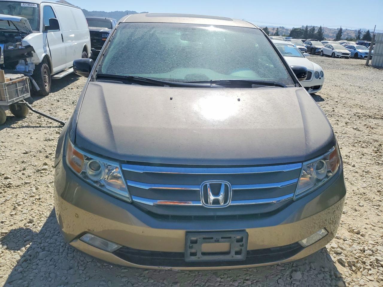 2011 Honda Odyssey Touring Tan vin: 5FNRL5H94BB043761
