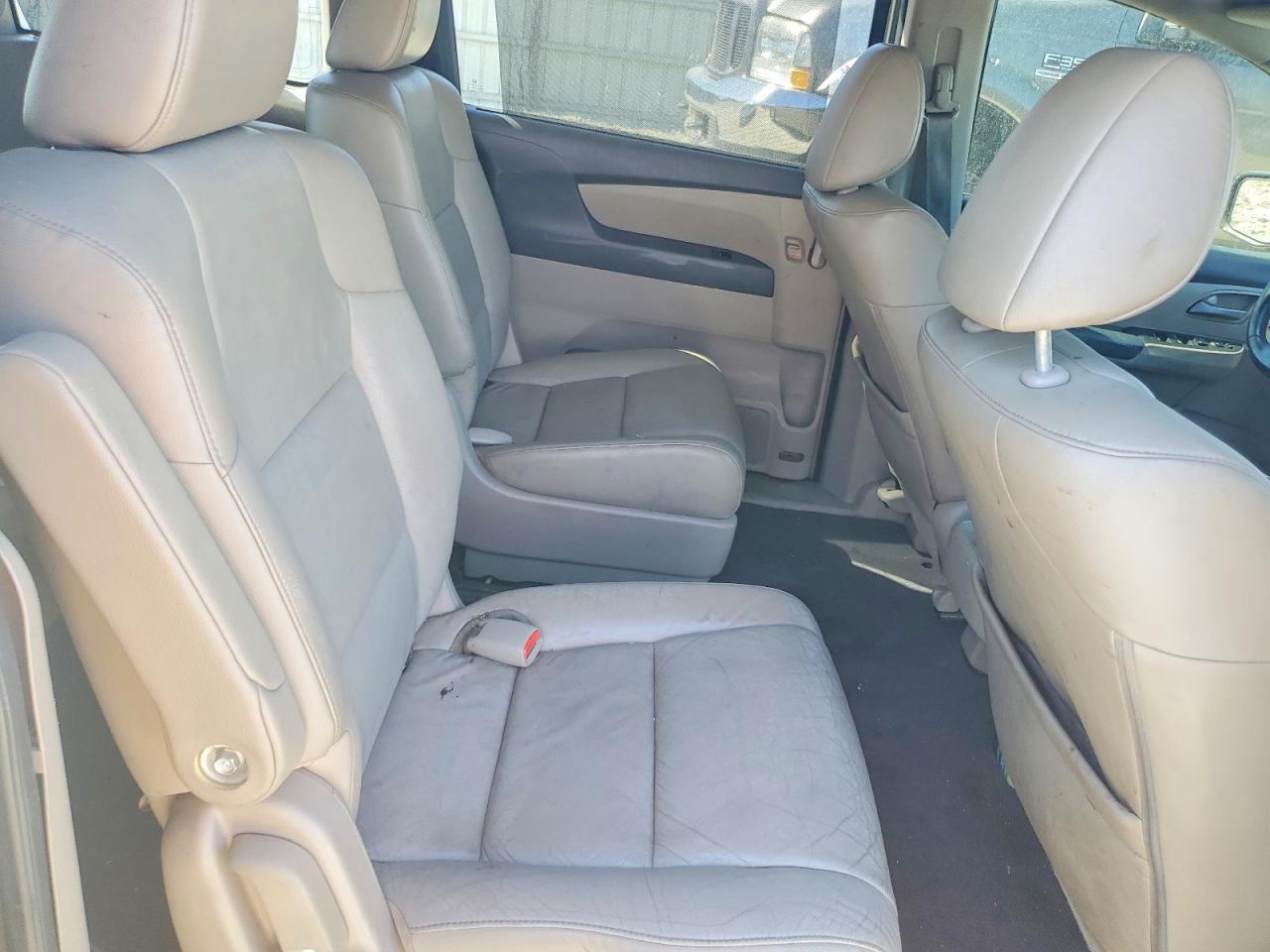 2011 Honda Odyssey Touring Tan vin: 5FNRL5H94BB043761