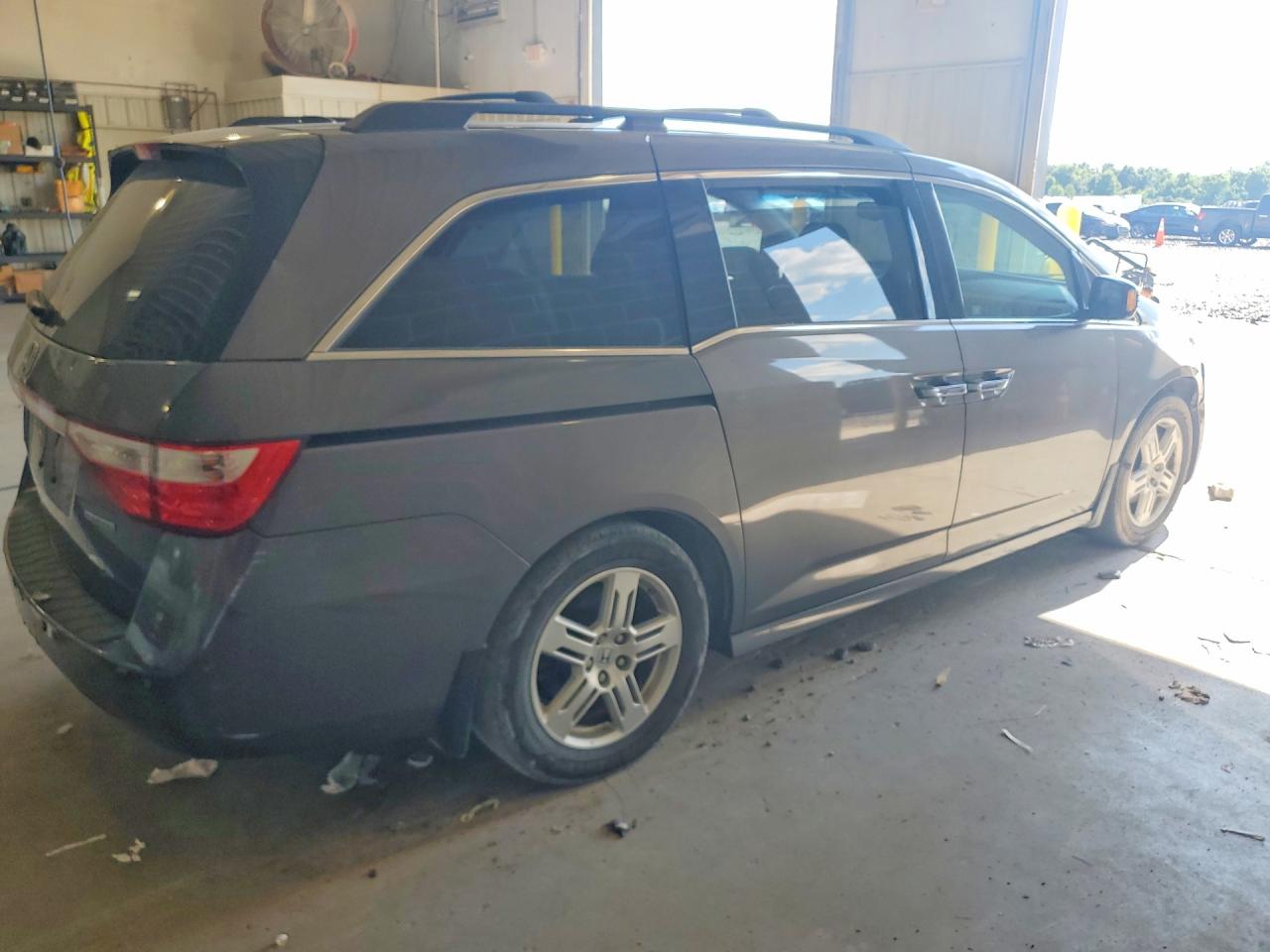 2012 Honda Odyssey Touring Gray vin: 5FNRL5H94CB036293