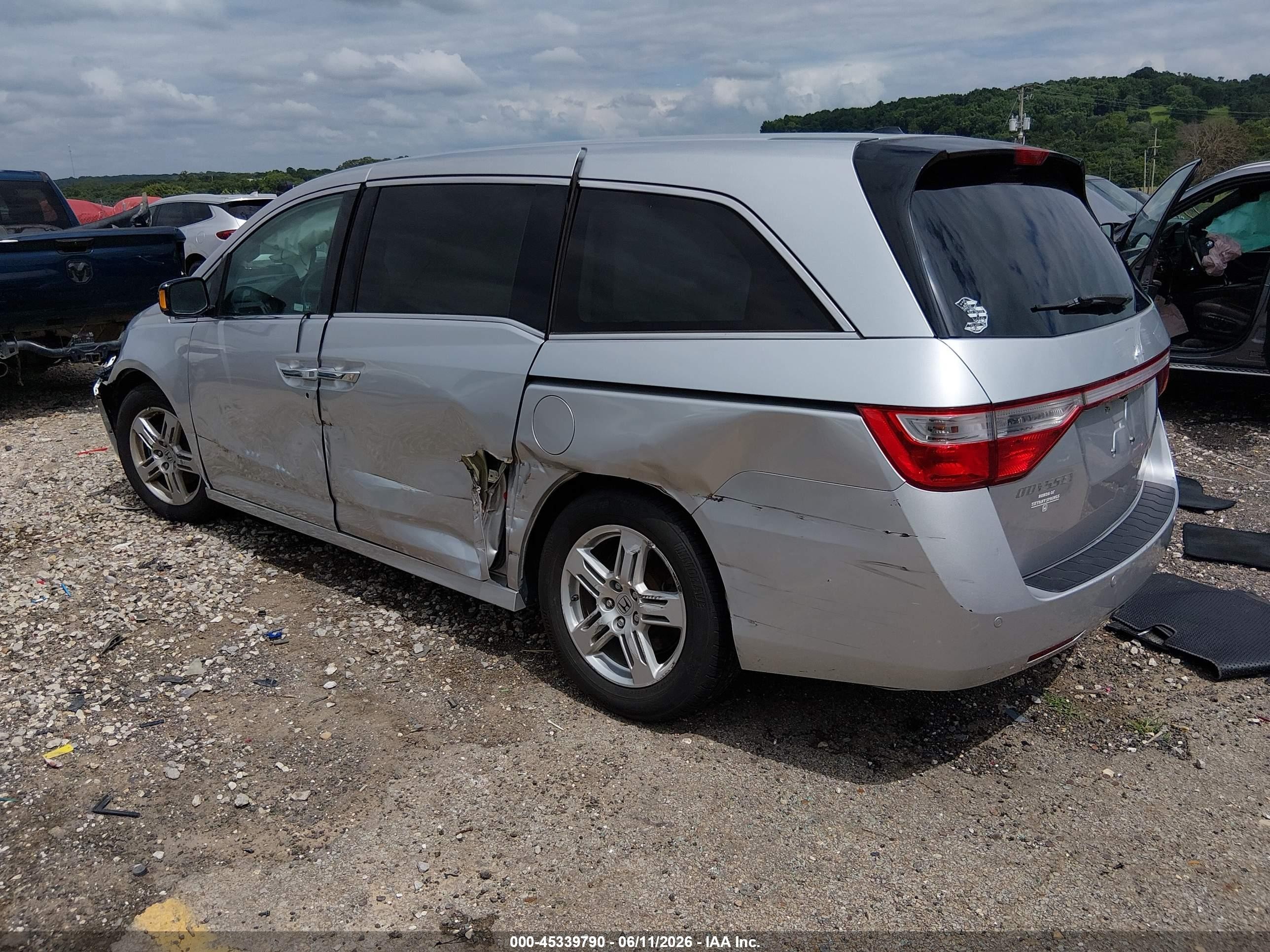 2012 Honda Odyssey Touring/touring Elite Silver vin: 5FNRL5H94CB083856