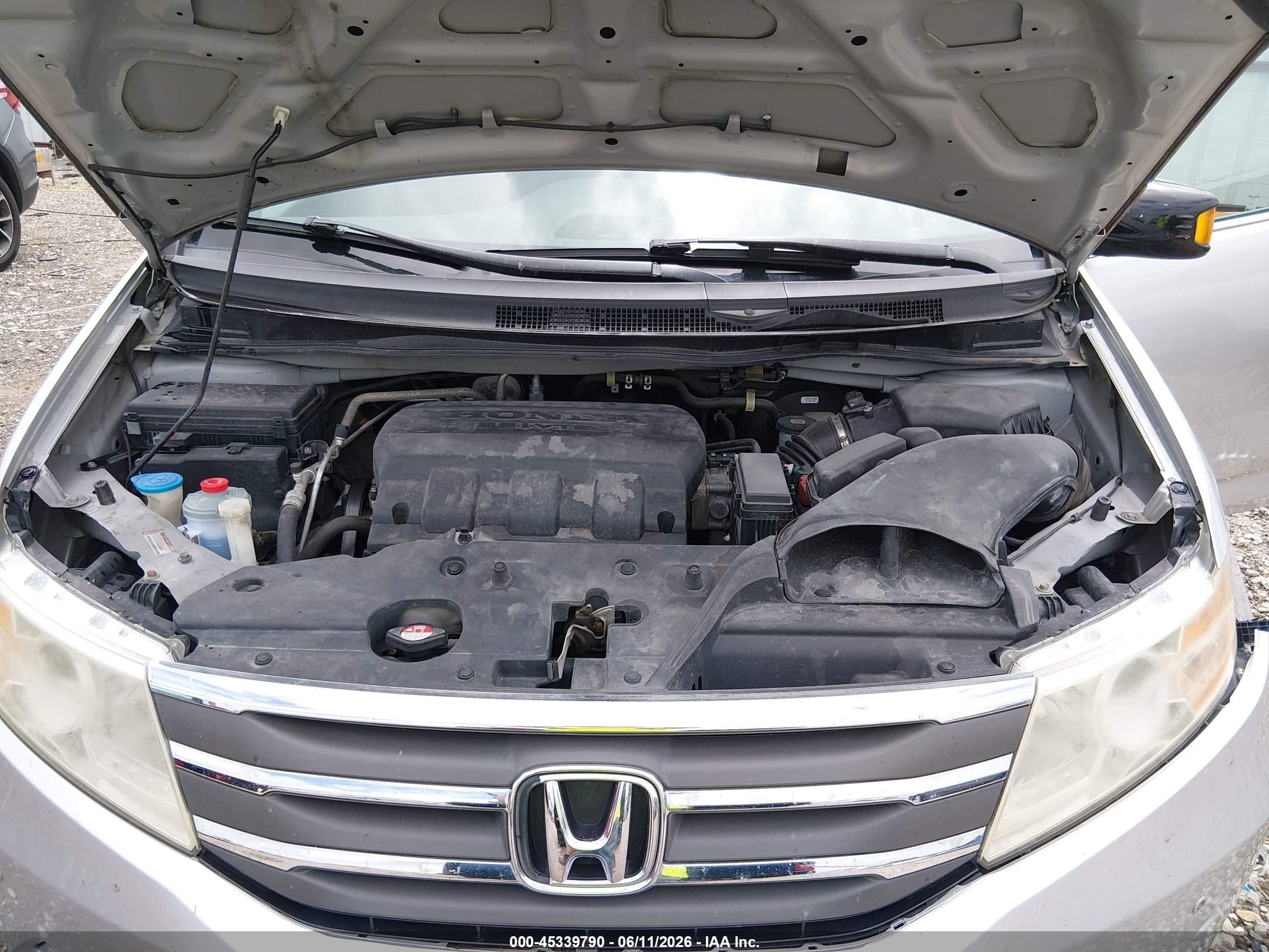 2012 Honda Odyssey Touring/touring Elite Silver vin: 5FNRL5H94CB083856
