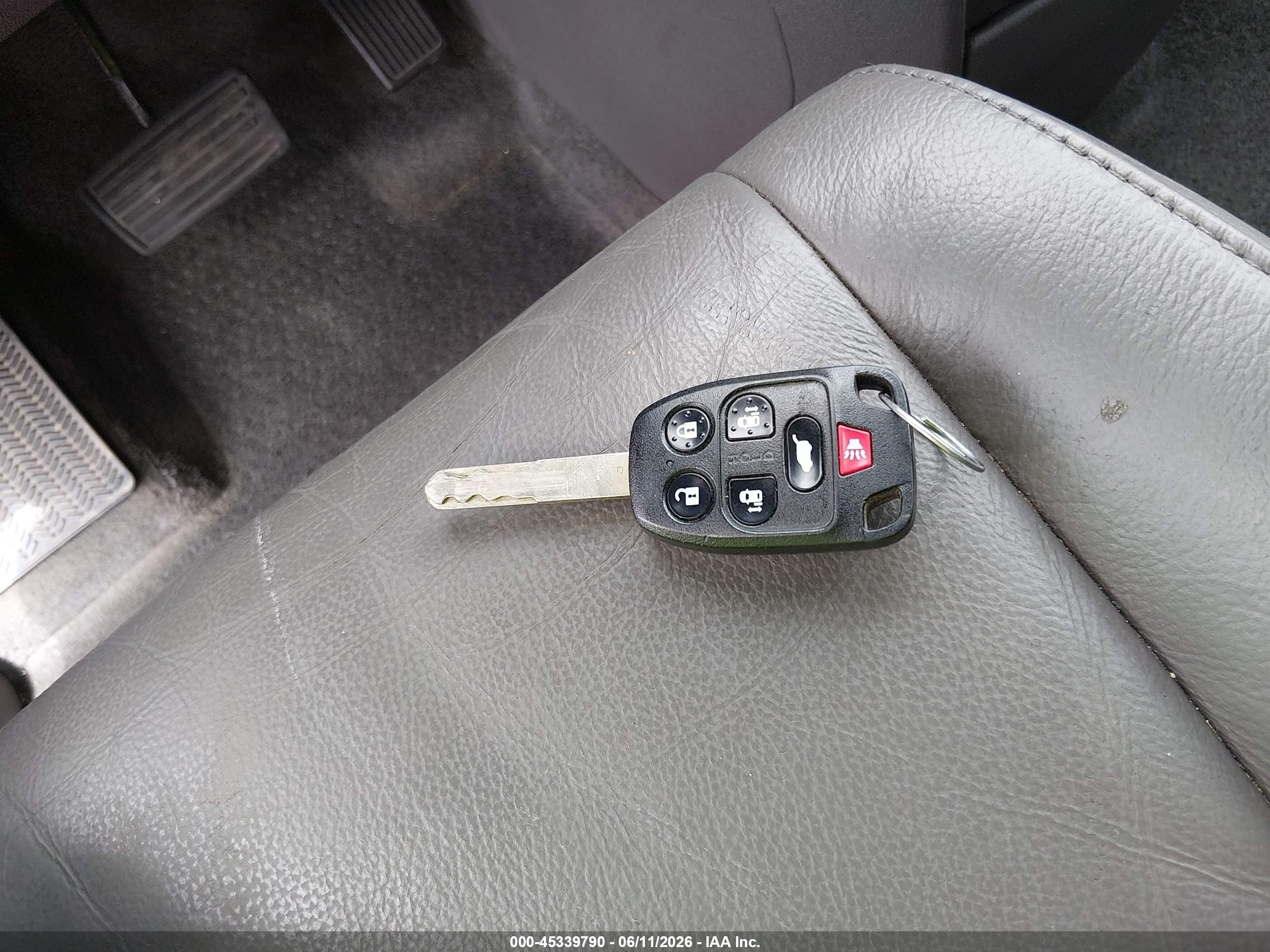 2012 Honda Odyssey Touring/touring Elite Silver vin: 5FNRL5H94CB083856