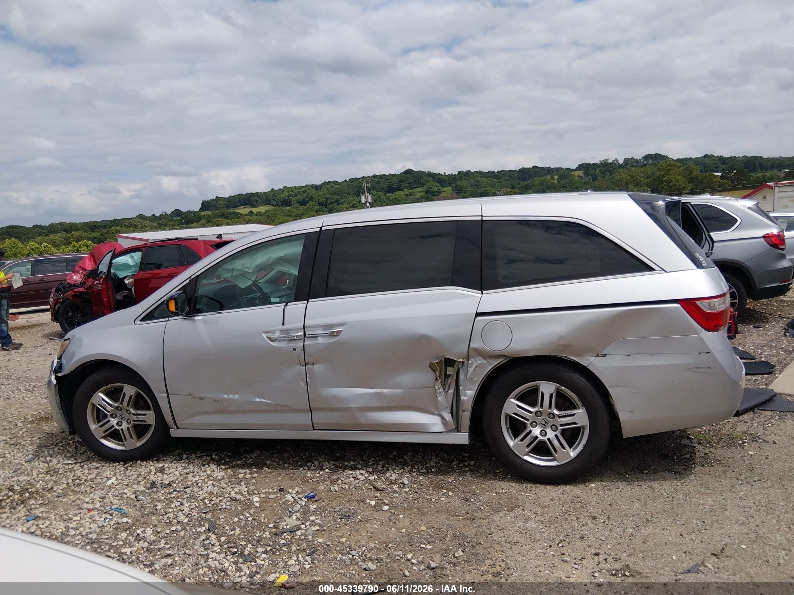 2012 Honda Odyssey Touring/touring Elite Silver vin: 5FNRL5H94CB083856