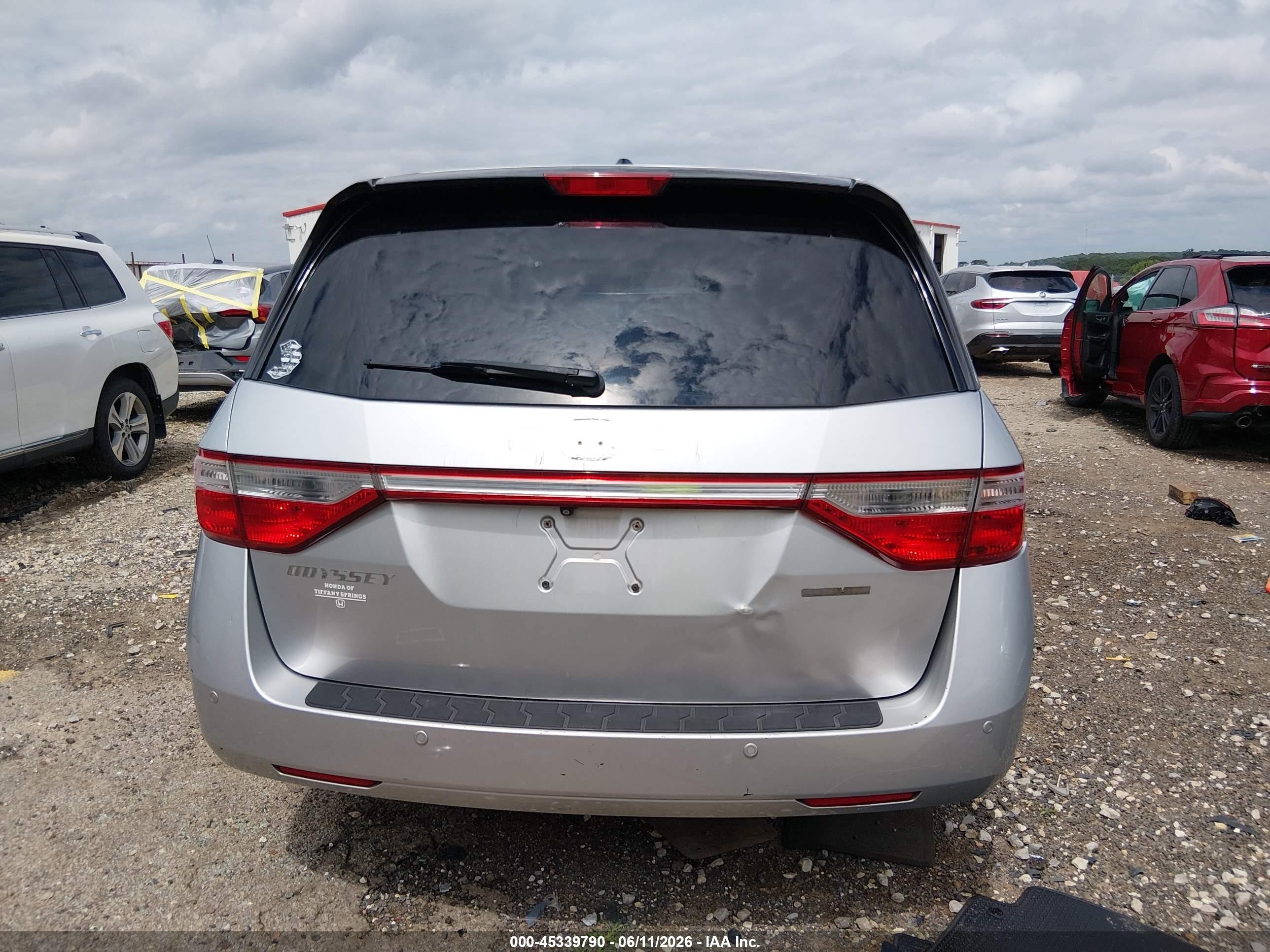 2012 Honda Odyssey Touring/touring Elite Silver vin: 5FNRL5H94CB083856