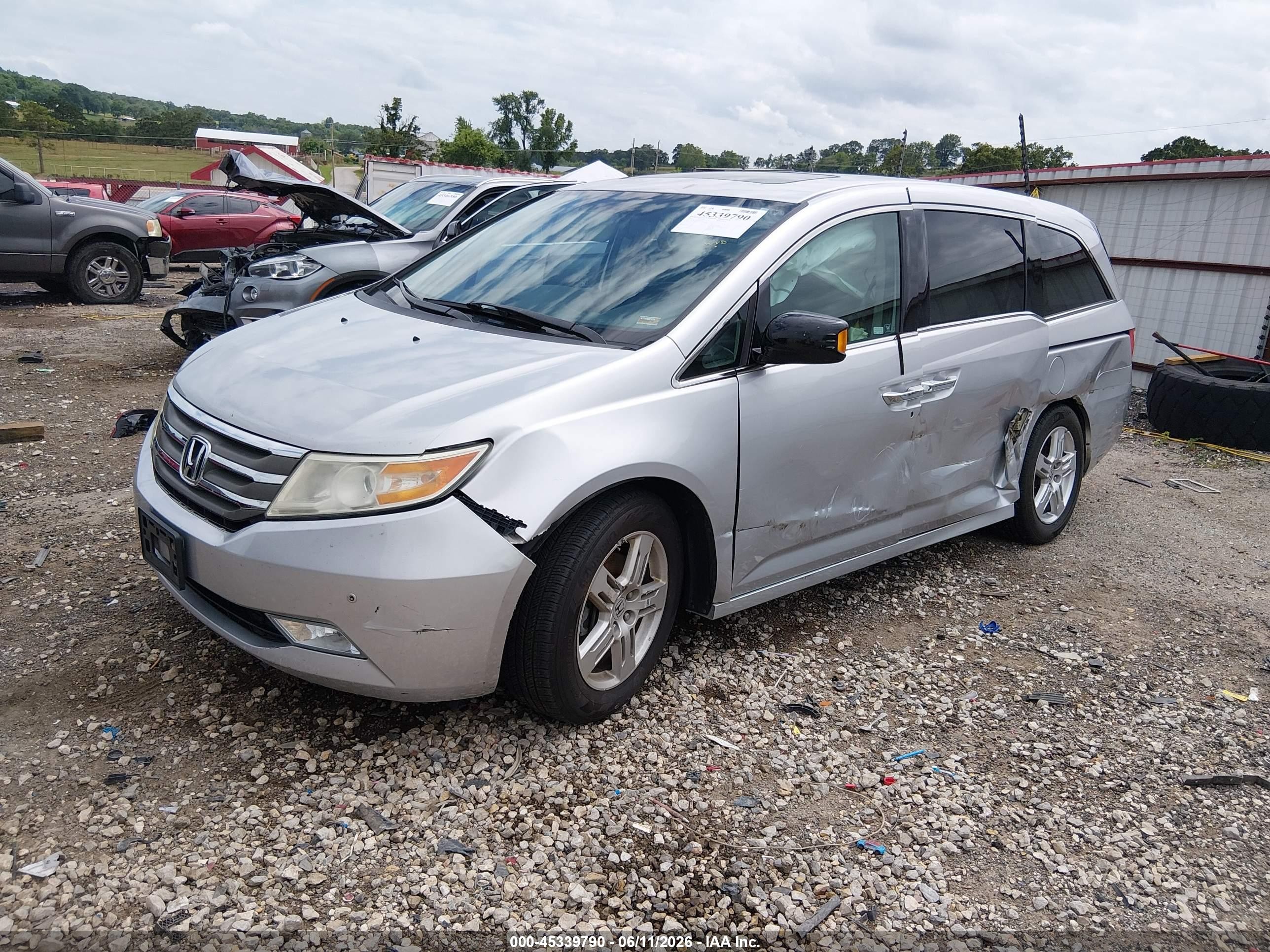 2012 Honda Odyssey Touring/touring Elite Silver vin: 5FNRL5H94CB083856