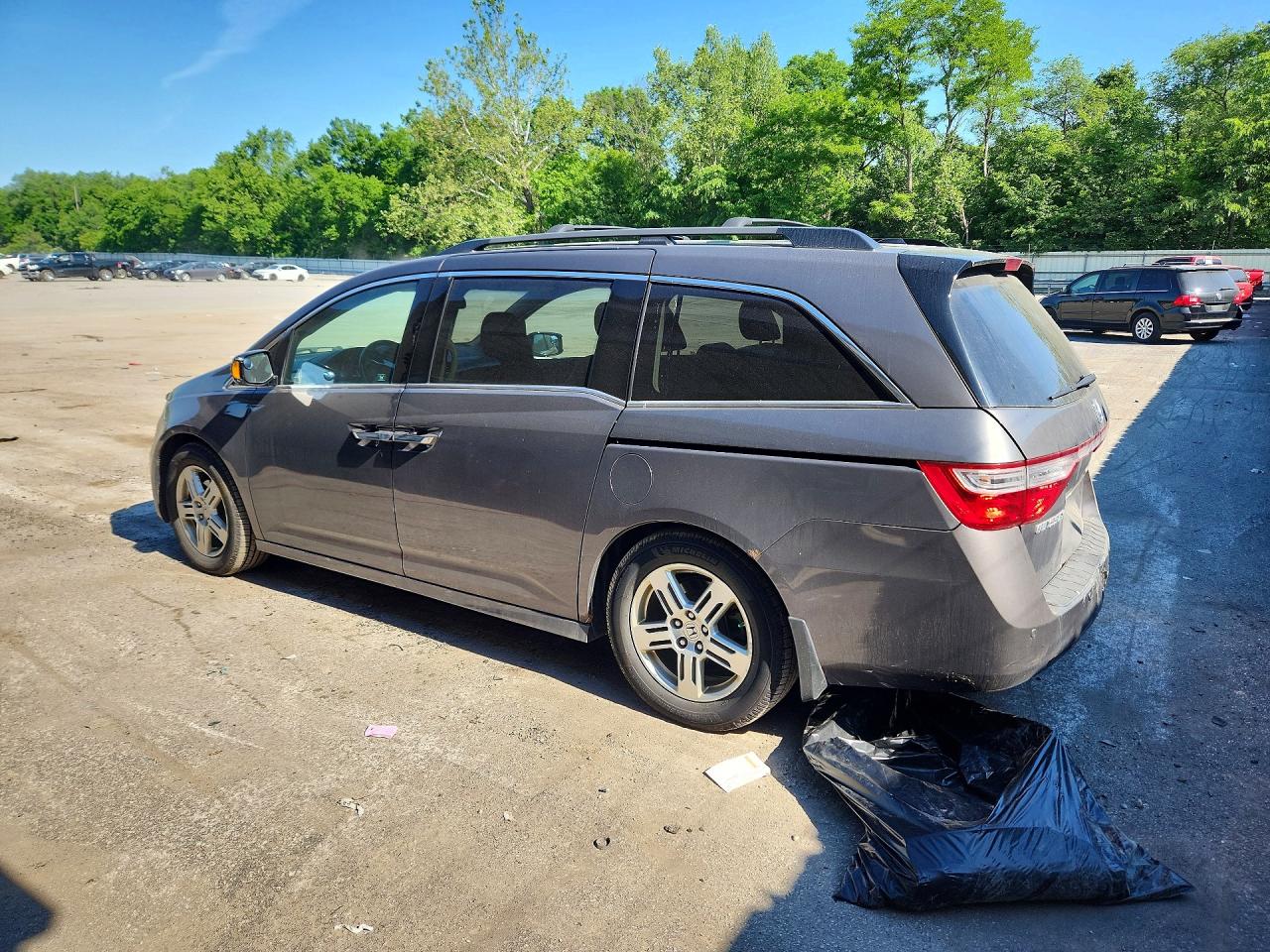 2012 Honda Odyssey Touring Gray vin: 5FNRL5H94CB133350