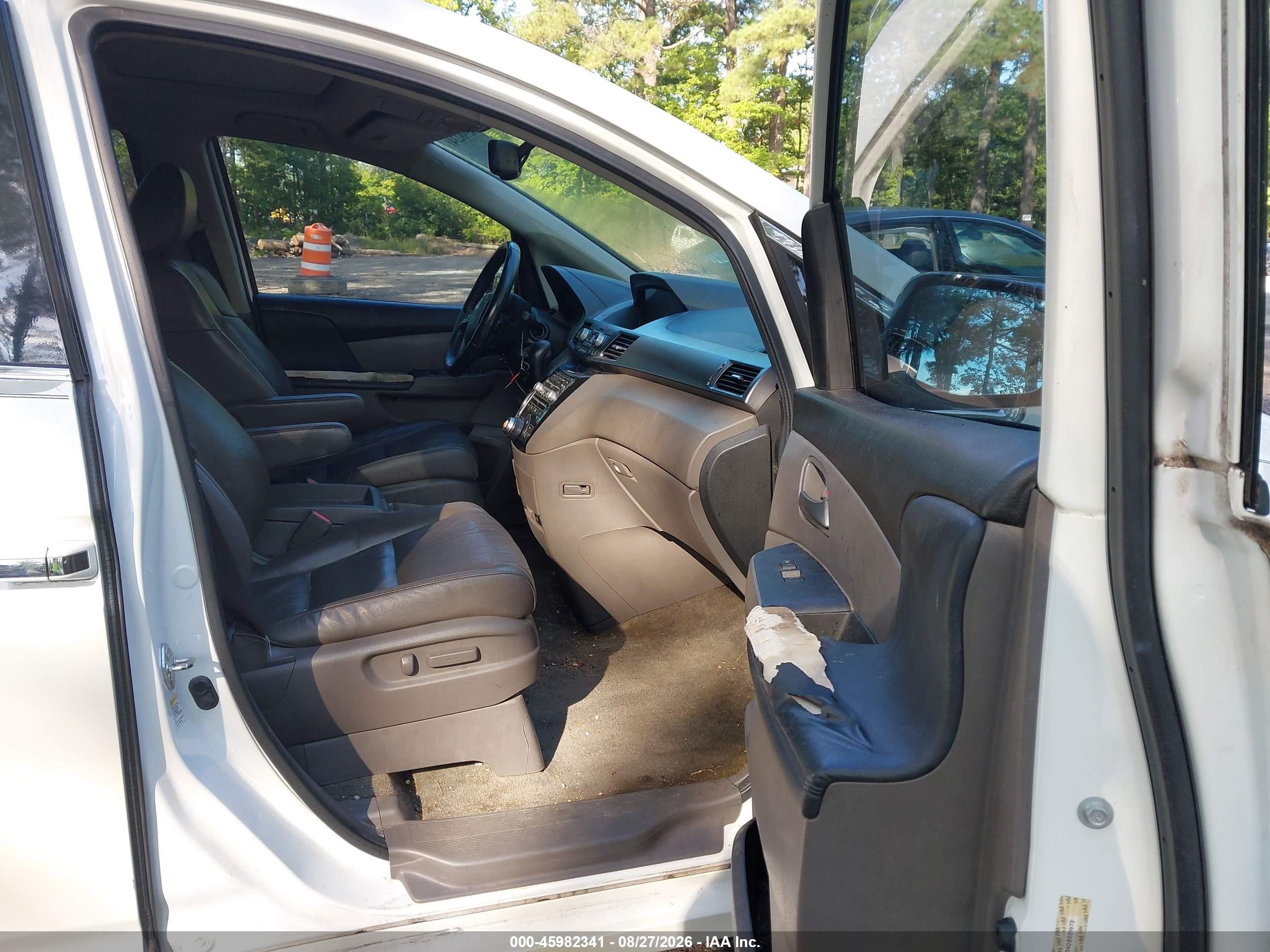 2013 Honda Odyssey Touring/touring Elite White vin: 5FNRL5H94DB001979