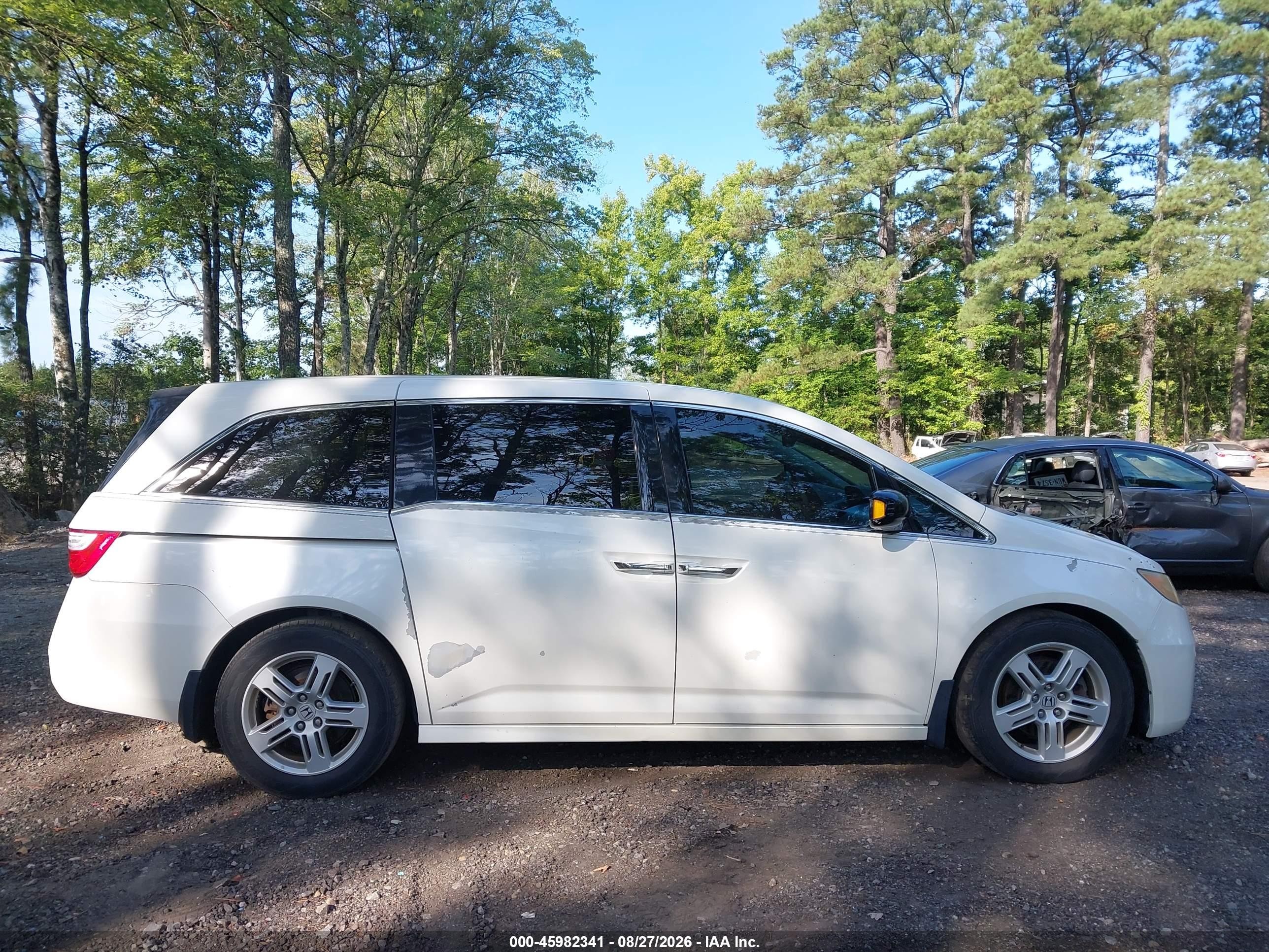 2013 Honda Odyssey Touring/touring Elite White vin: 5FNRL5H94DB001979