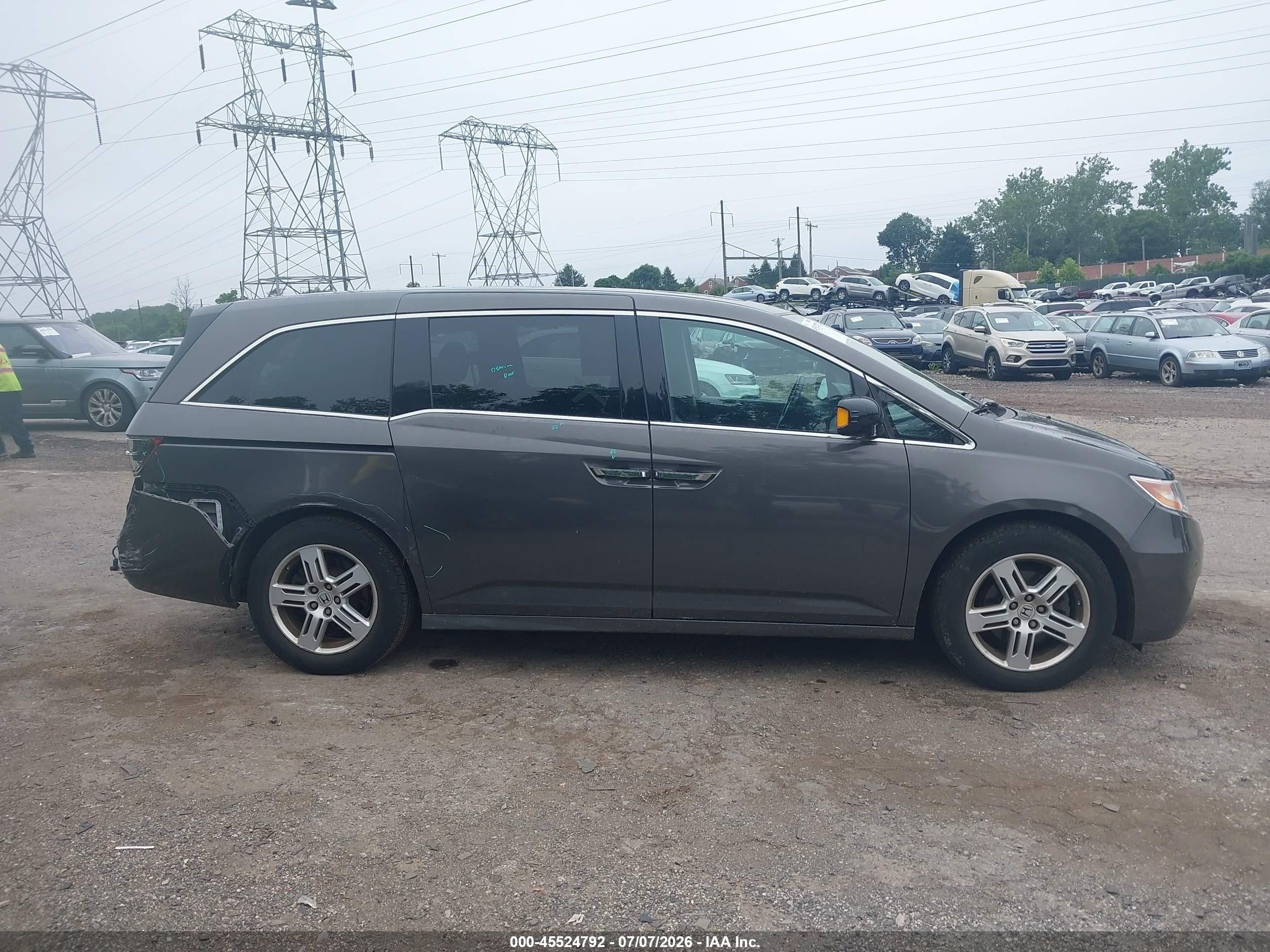 2013 Honda Odyssey Touring/touring Elite Gray vin: 5FNRL5H94DB004333