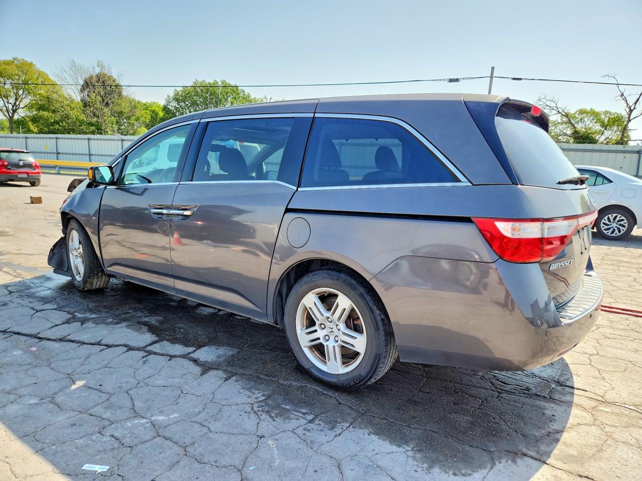 2013 Honda Odyssey Touring Gray vin: 5FNRL5H94DB008270