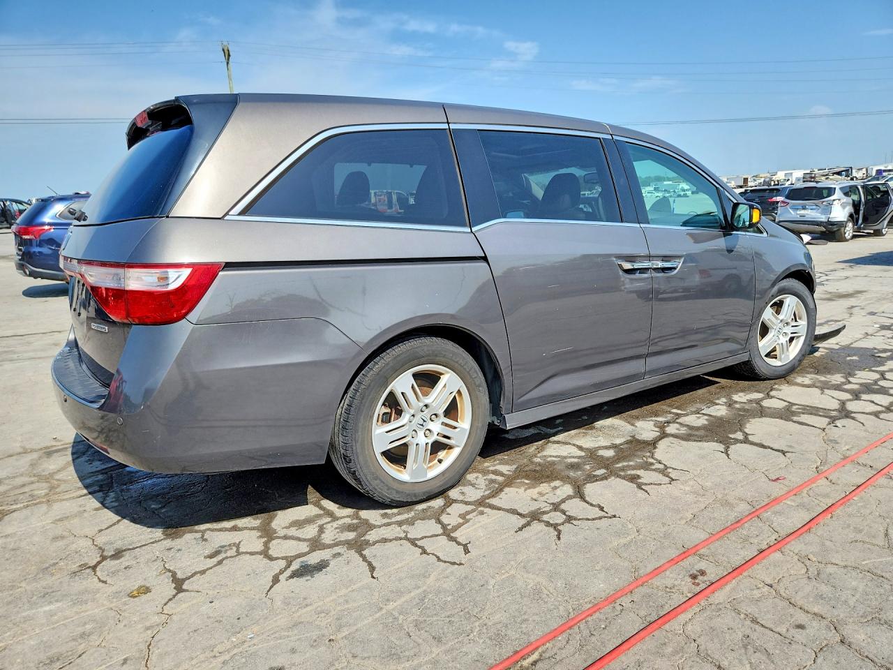 2013 Honda Odyssey Touring Gray vin: 5FNRL5H94DB008270