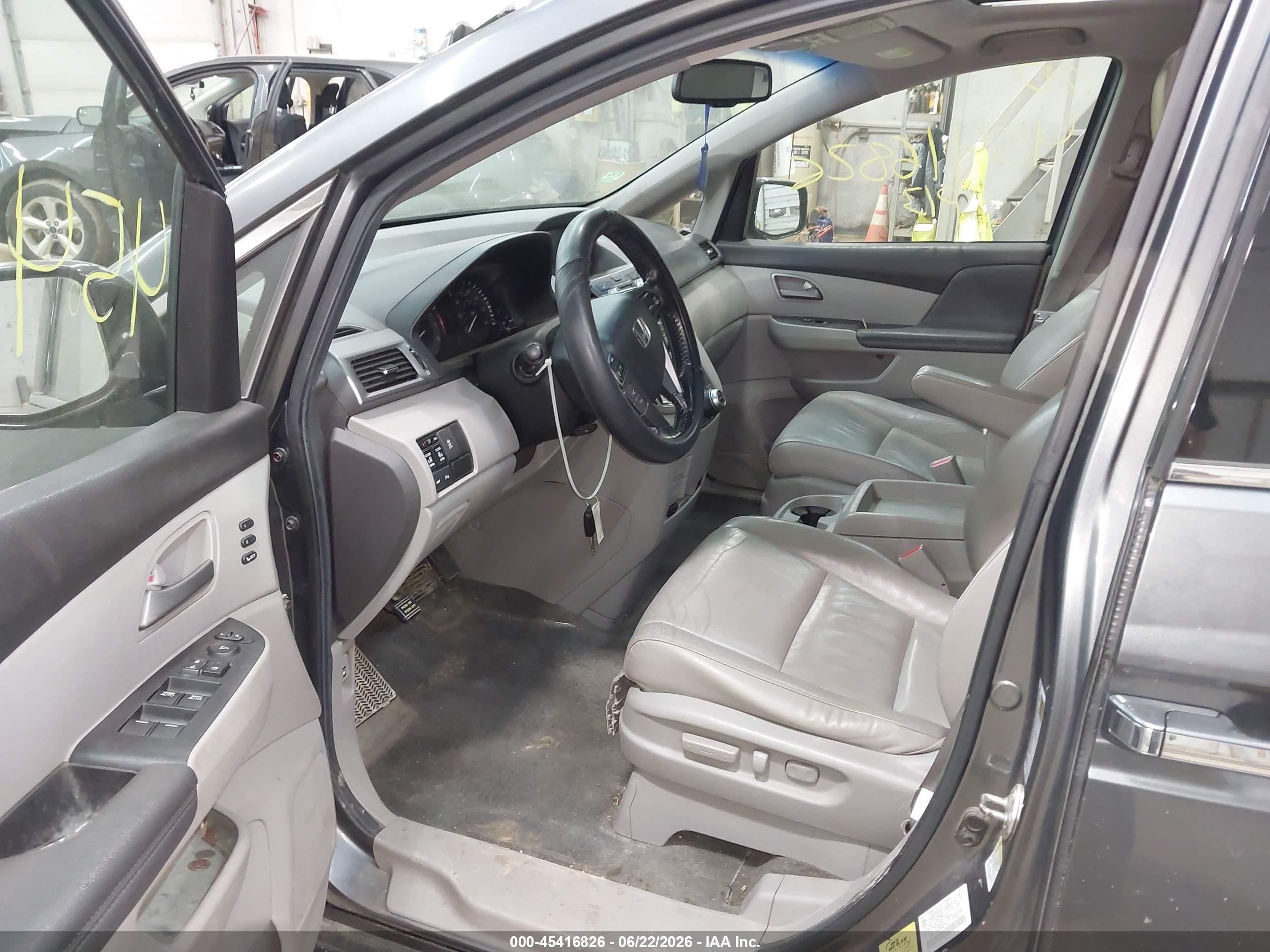 2013 Honda Odyssey Touring/touring Elite Gray vin: 5FNRL5H94DB012013