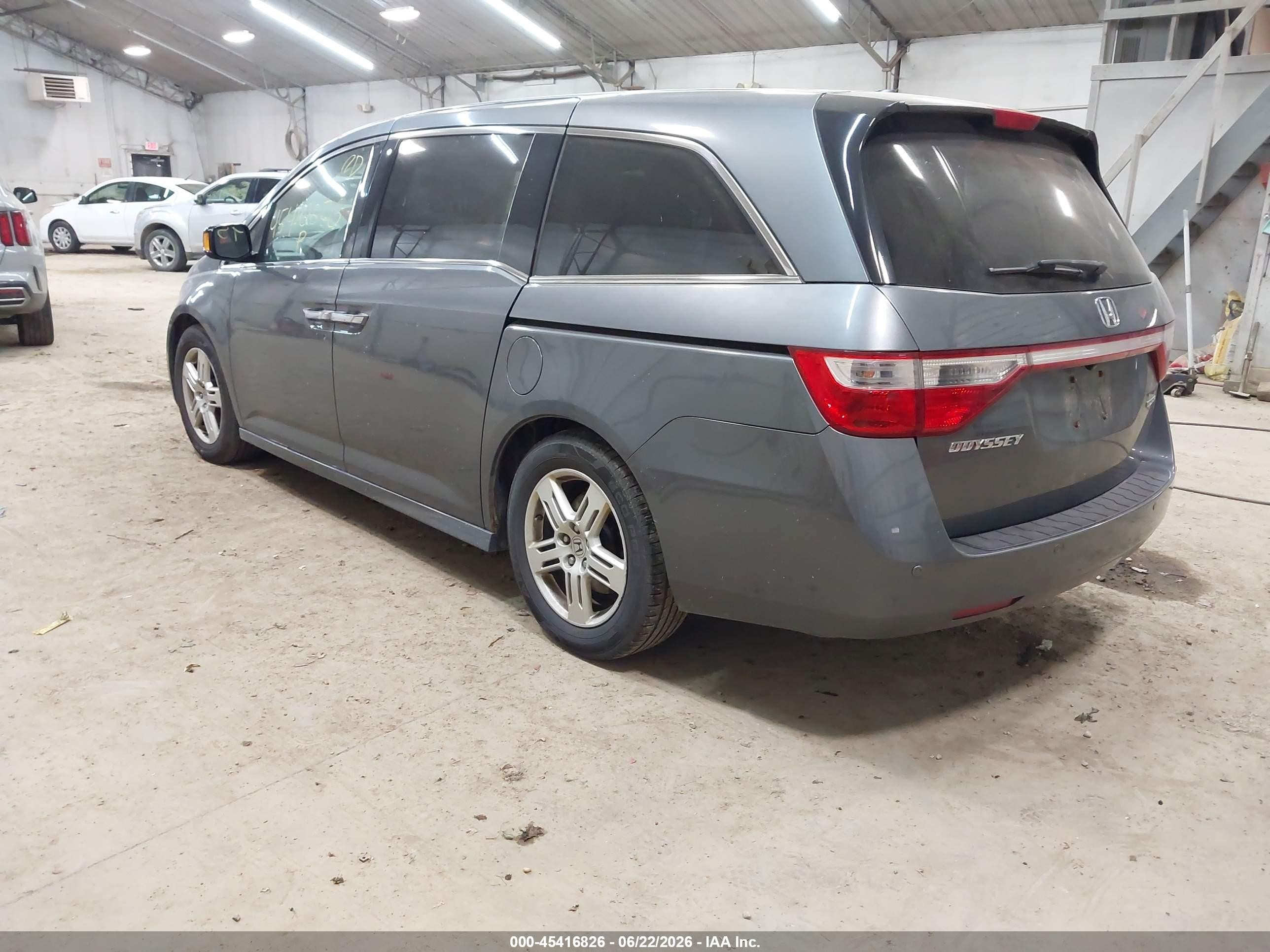 2013 Honda Odyssey Touring/touring Elite Gray vin: 5FNRL5H94DB012013