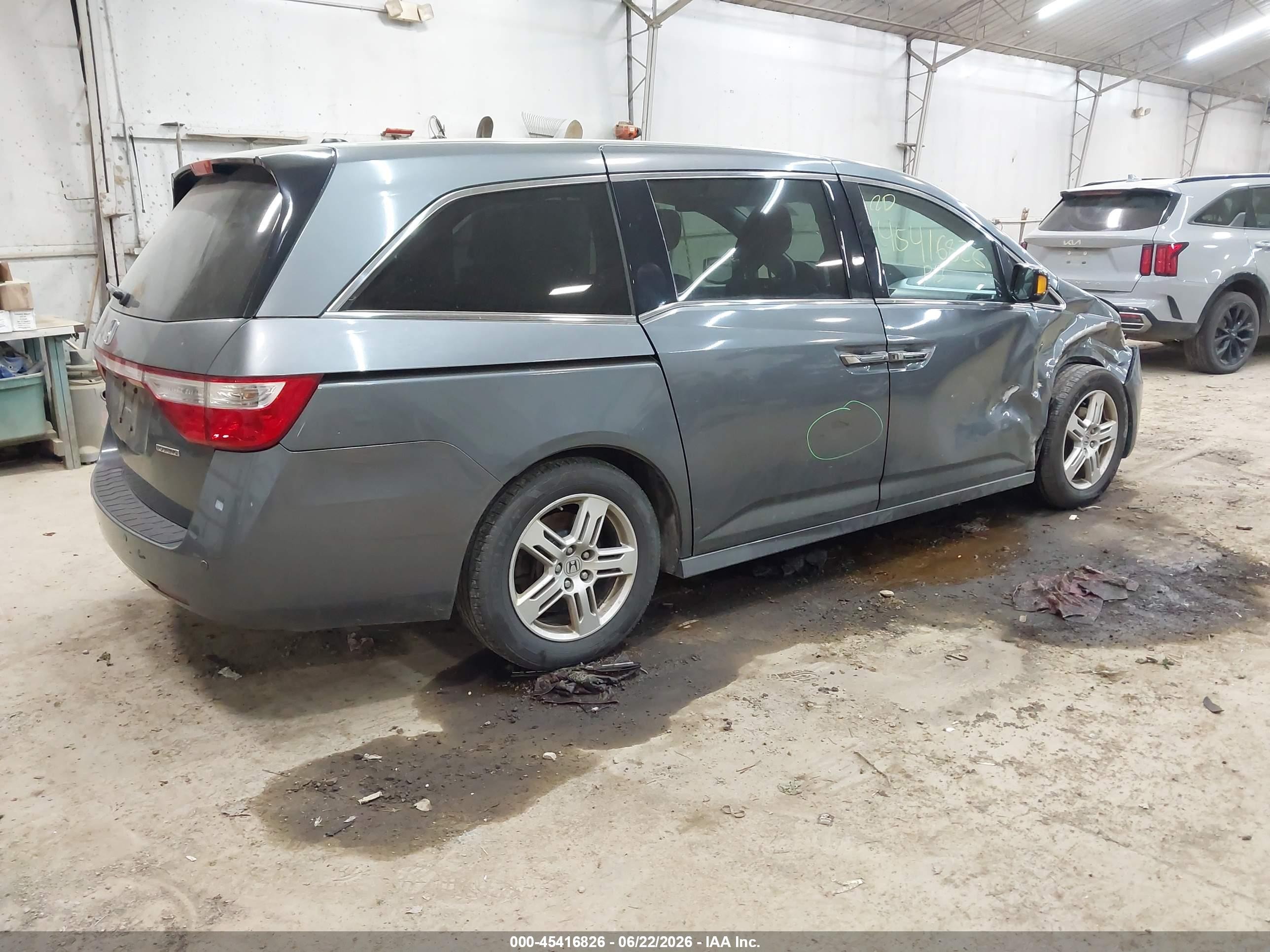 2013 Honda Odyssey Touring/touring Elite Gray vin: 5FNRL5H94DB012013
