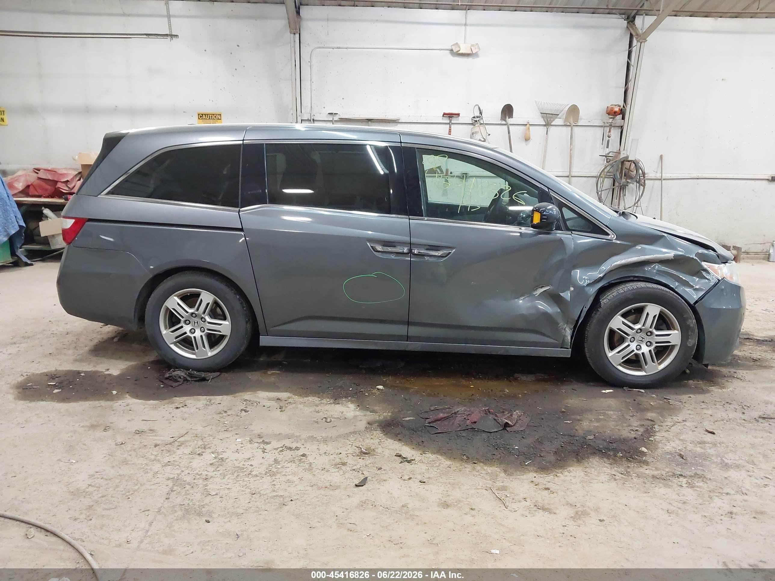 2013 Honda Odyssey Touring/touring Elite Gray vin: 5FNRL5H94DB012013