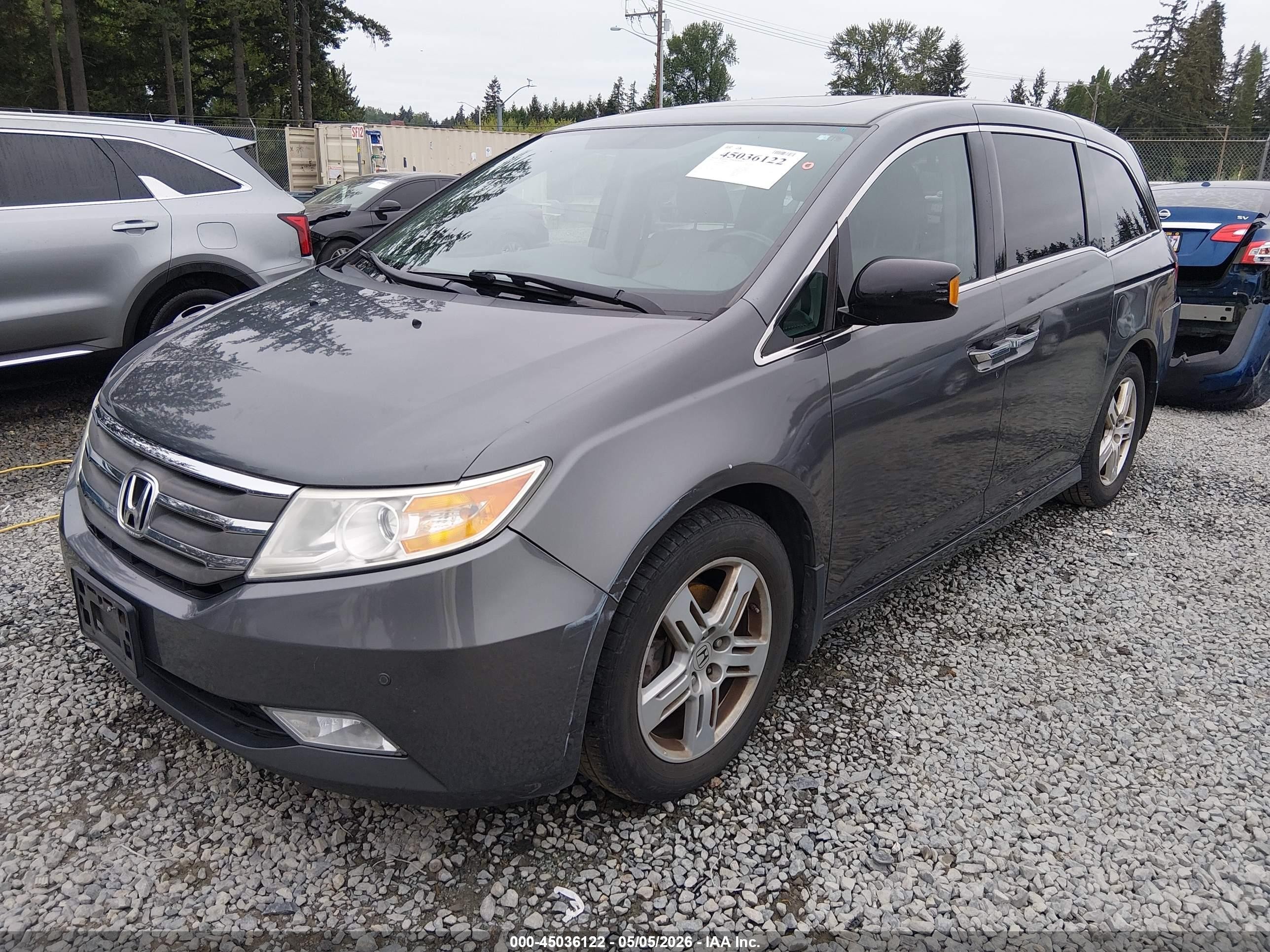 2013 Honda Odyssey Touring/touring Elite Gray vin: 5FNRL5H94DB041656