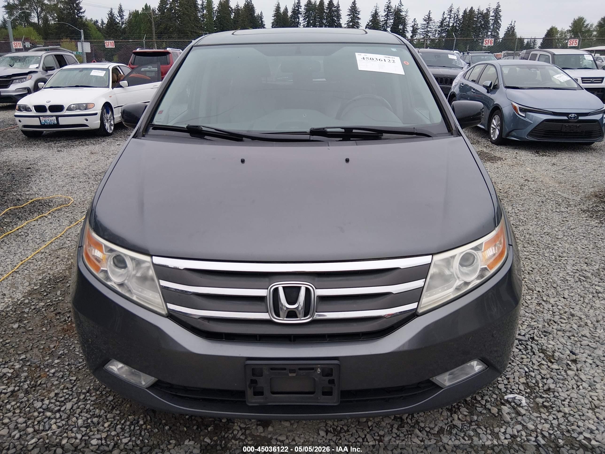 2013 Honda Odyssey Touring/touring Elite Gray vin: 5FNRL5H94DB041656