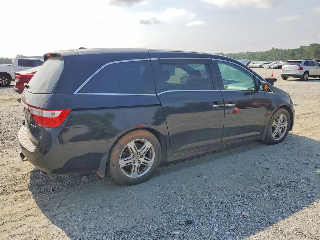 2013 Honda Odyssey Touring Black vin: 5FNRL5H94DB062183