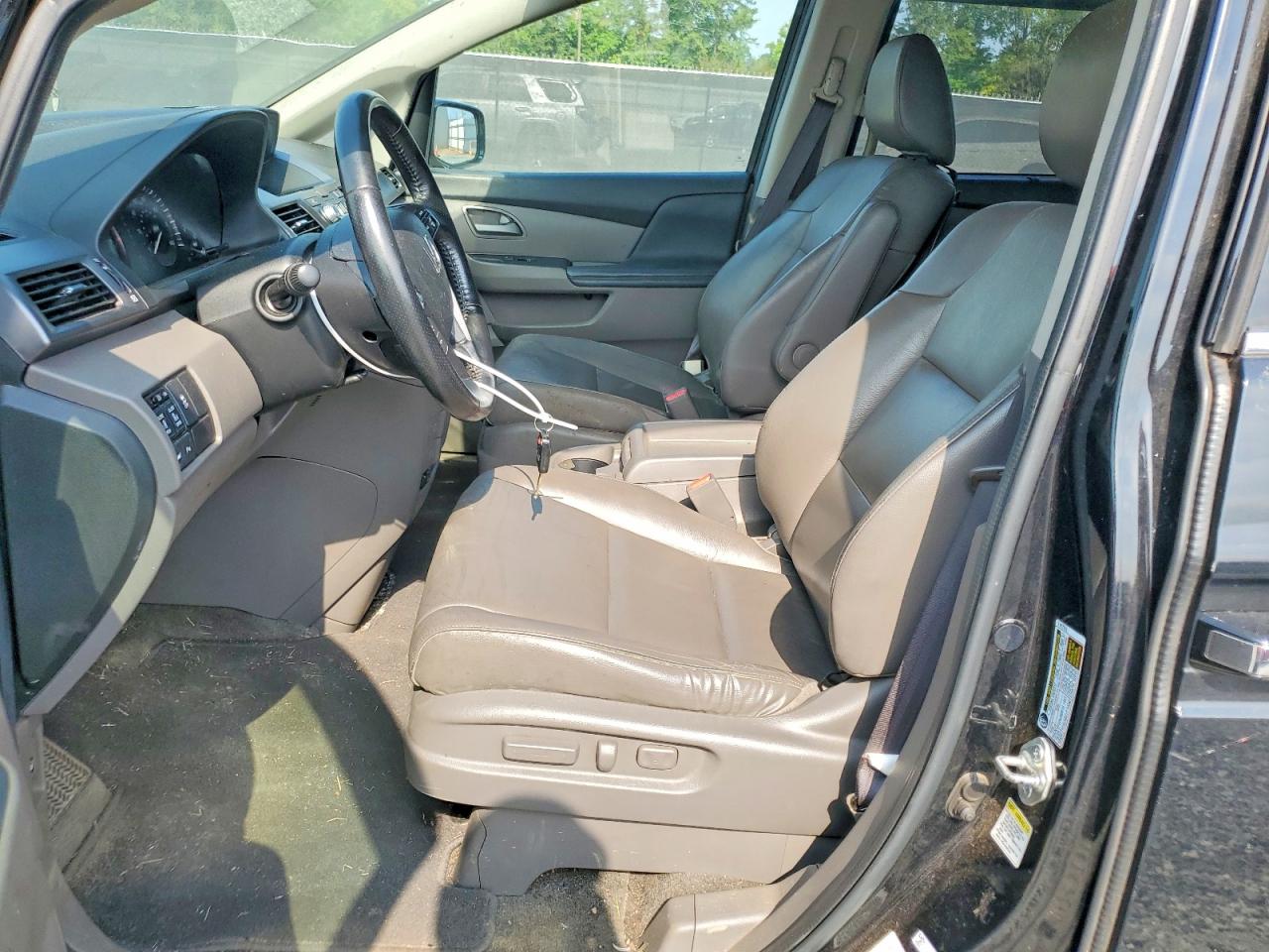 2013 Honda Odyssey Touring Black vin: 5FNRL5H94DB062183