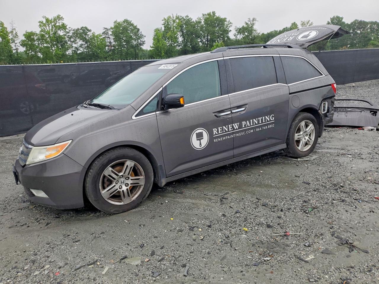 2013 Honda Odyssey Touring Silver vin: 5FNRL5H94DB065441